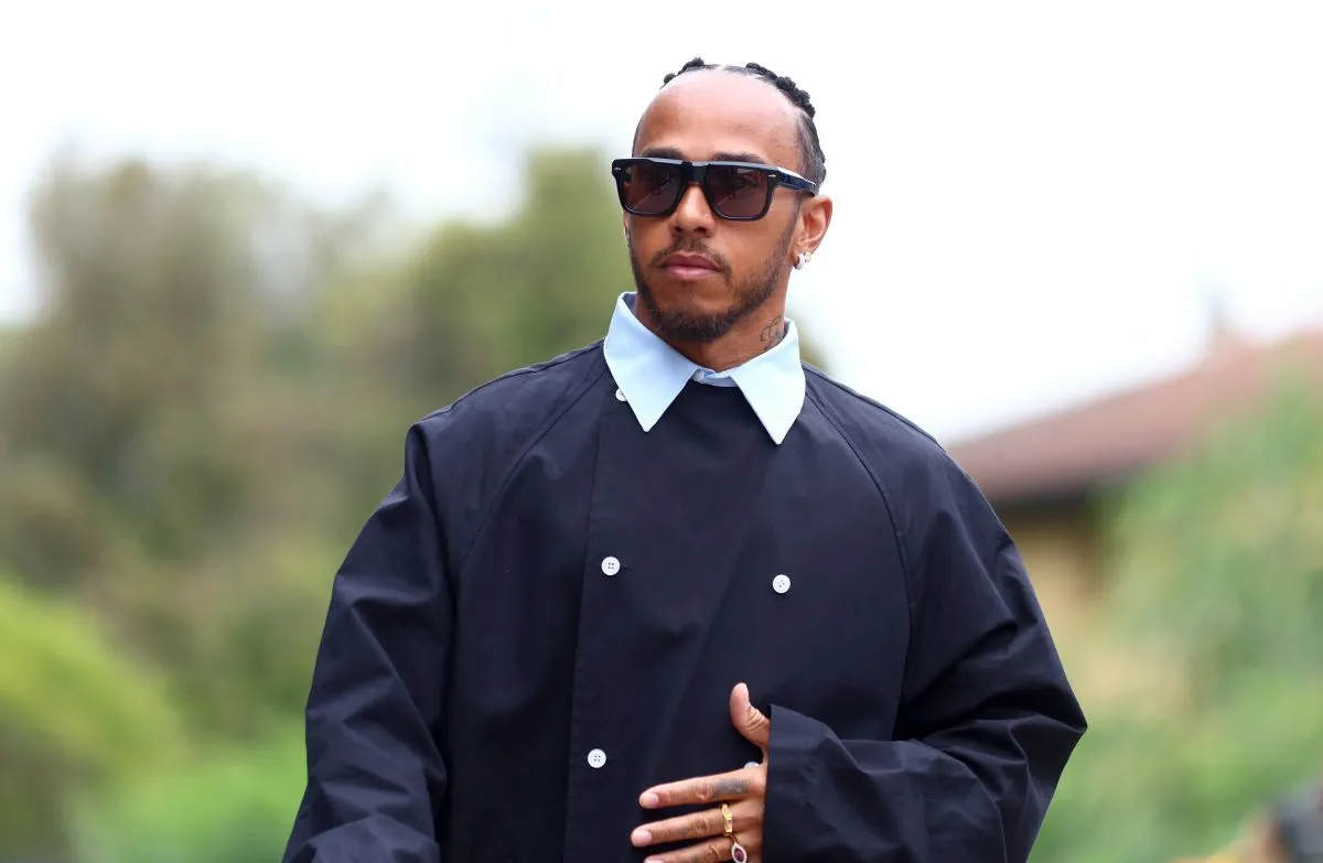 Racing Bulls stikker til Lewis Hamilton og Ferrari med dette billede