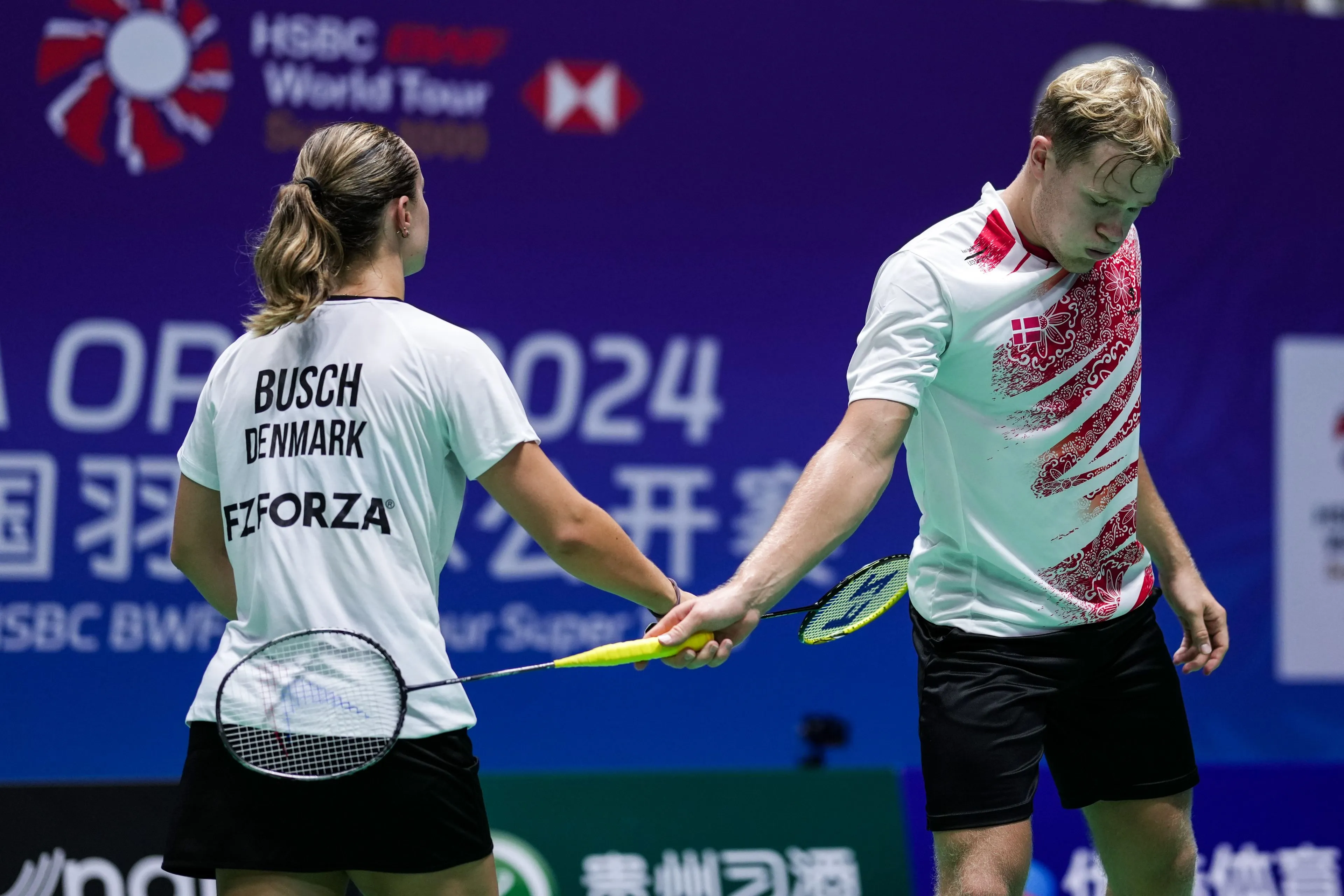Mads Vestergaard og Christine Busch skilt ad i Malaysia