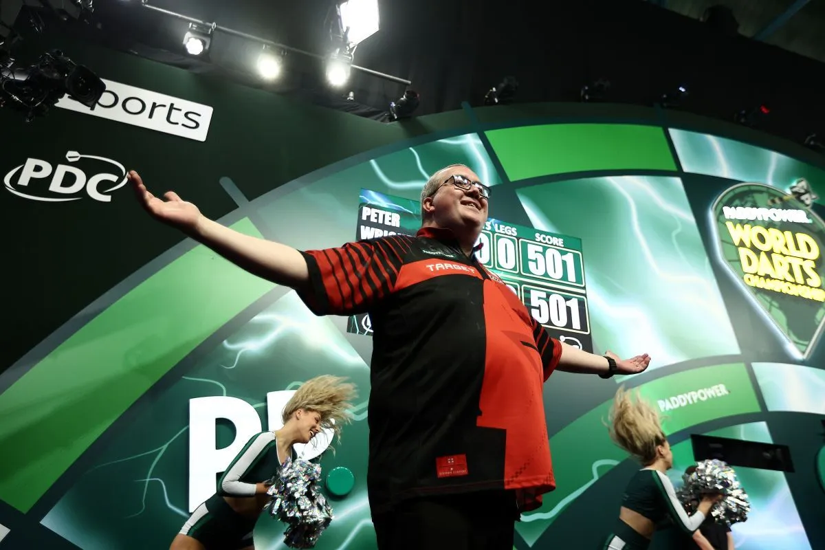 Stephen Bunting anklaget for 'mærkelig' opførsel over for Luke Littler