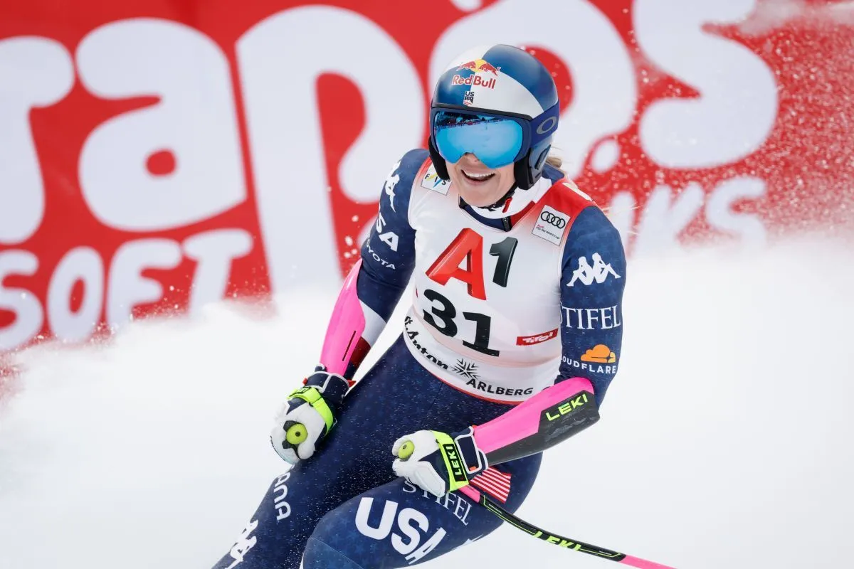 Lindsey Vonn styrter ved Cortina downhill