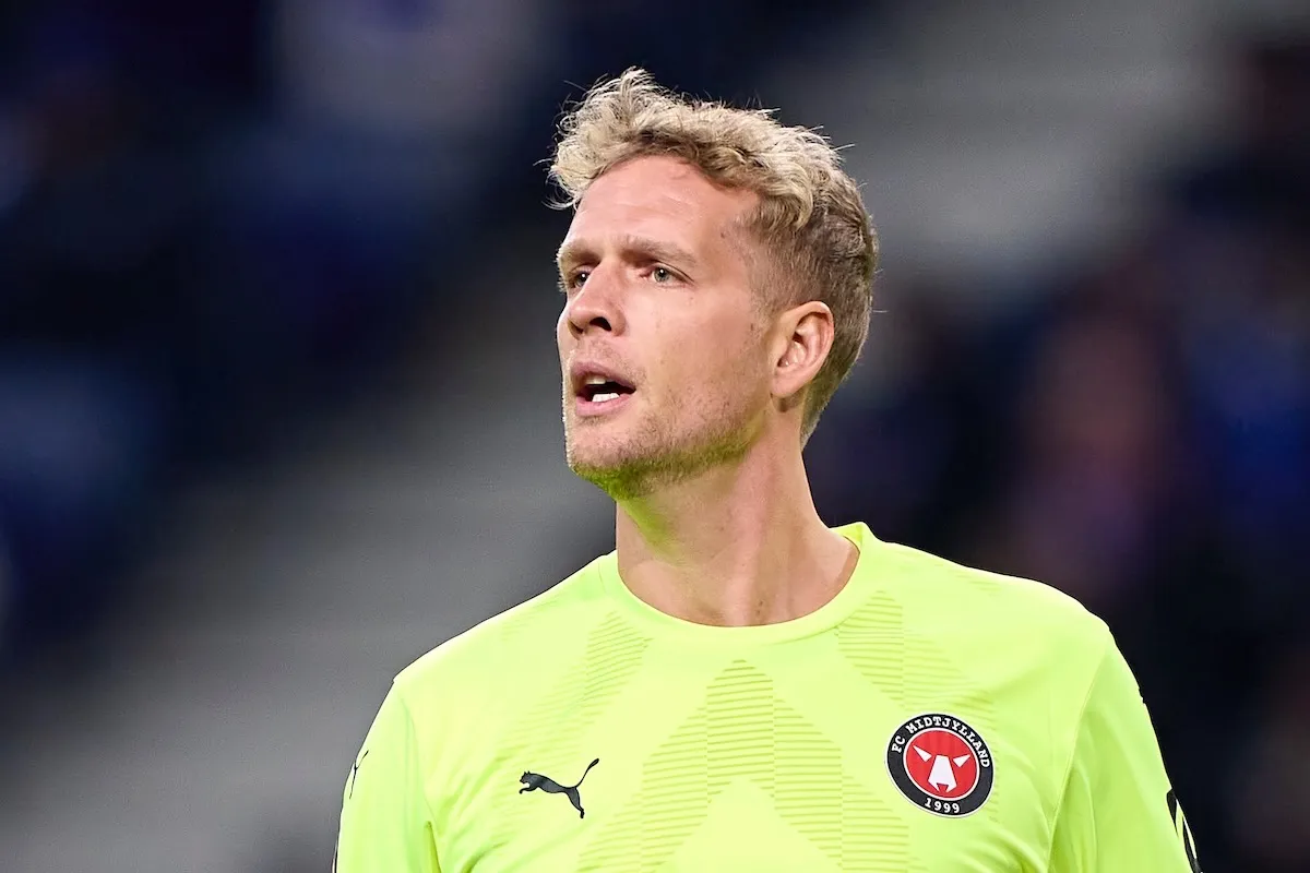 Viborg-fan idømt fængsel for kanonslag mod Jonas Lössl