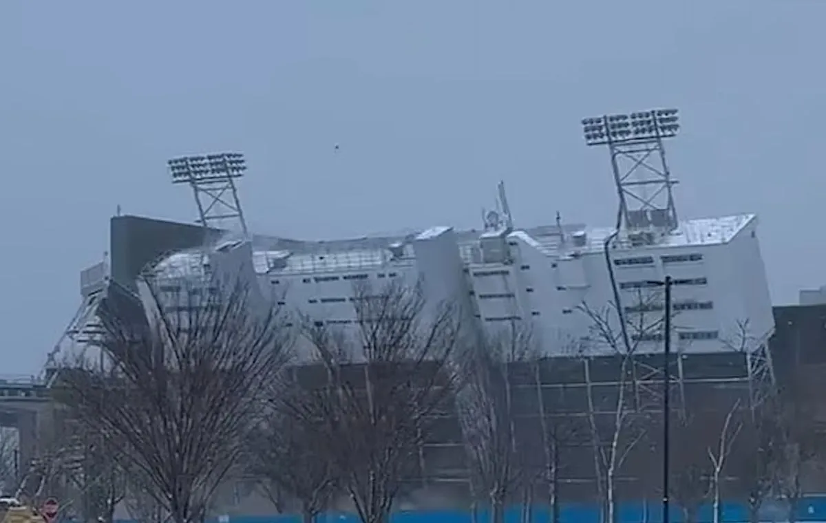 Vilde billeder: Penn States stadion kollapser