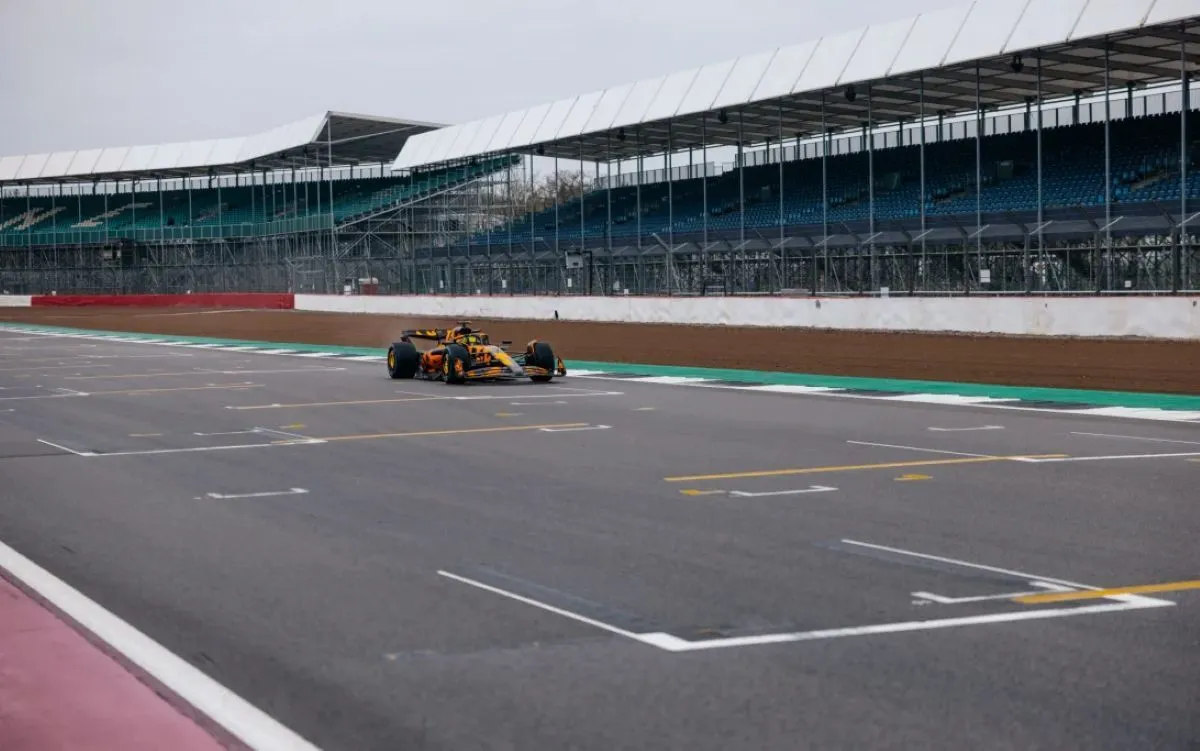 McLaren overrasker rivalerne med tidlig afsløring af 2025-bil