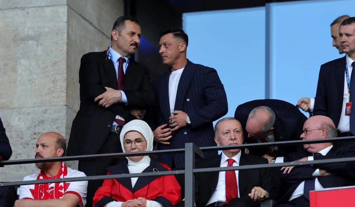 Mesut Özil træder ind i politik: Bliver en del af Erdogans parti