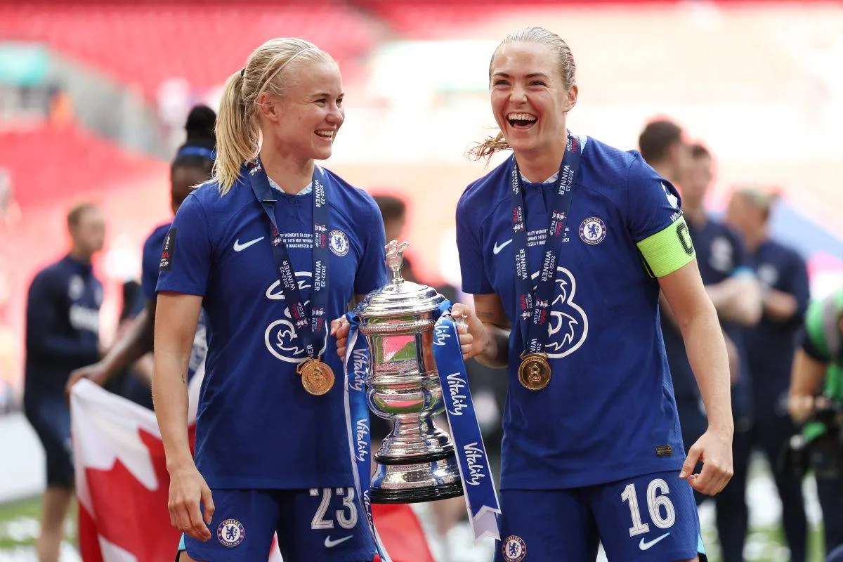 Pernille Harder fik albue i ansigtet af kæresten