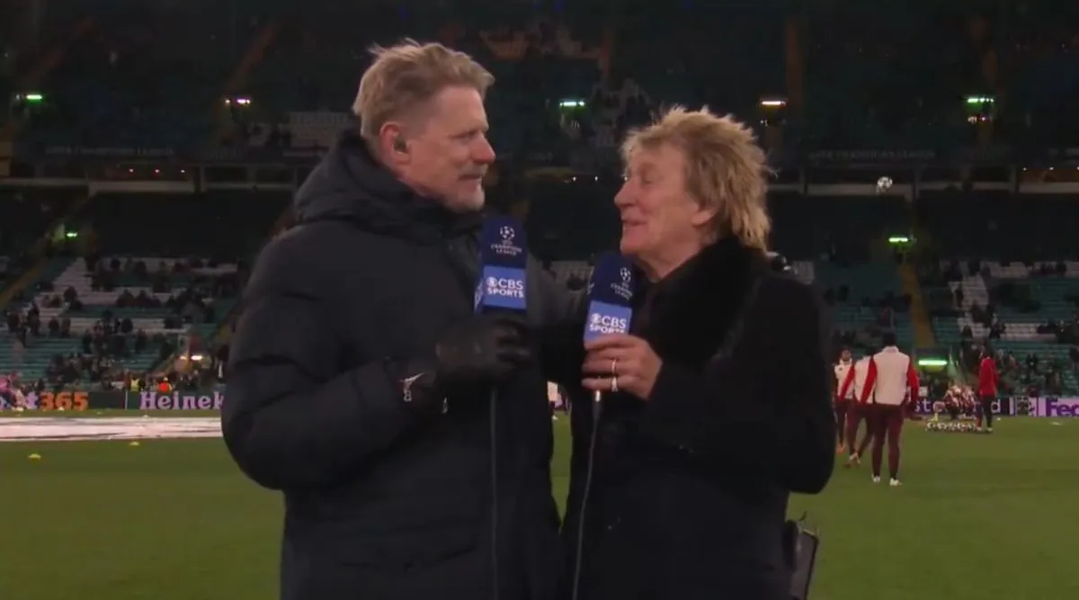 Video: Rod Stewart synger sammen med Peter Schmeichel og Jamie Carragher i Glasgow