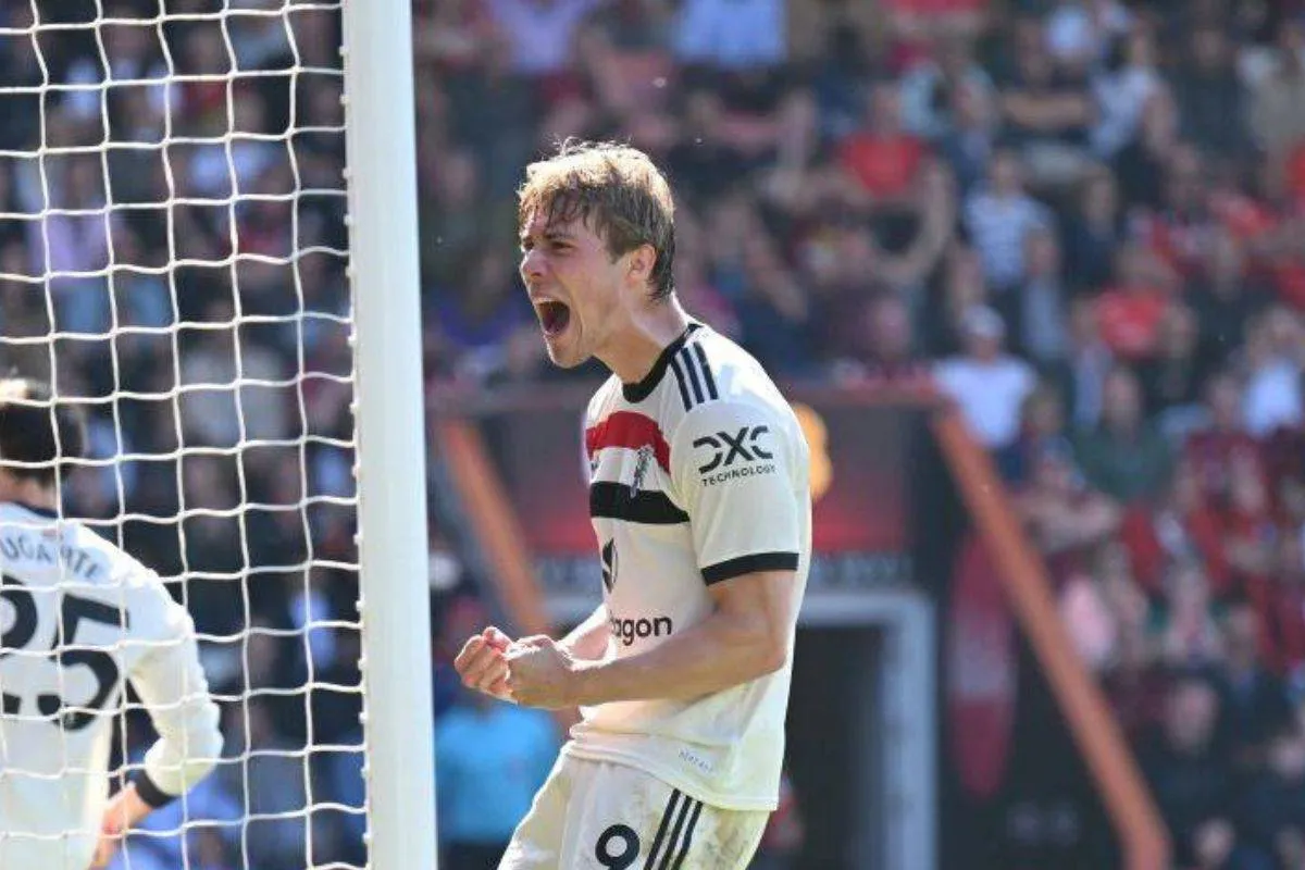 På trods af Højlund-scoring: Engelske medier angriber United-danskere