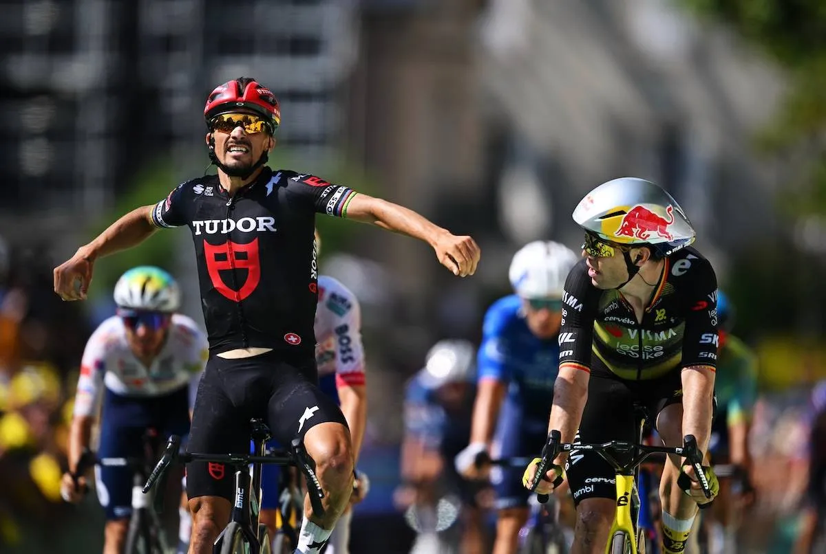 Julian Alaphilippe + Wout van Aert