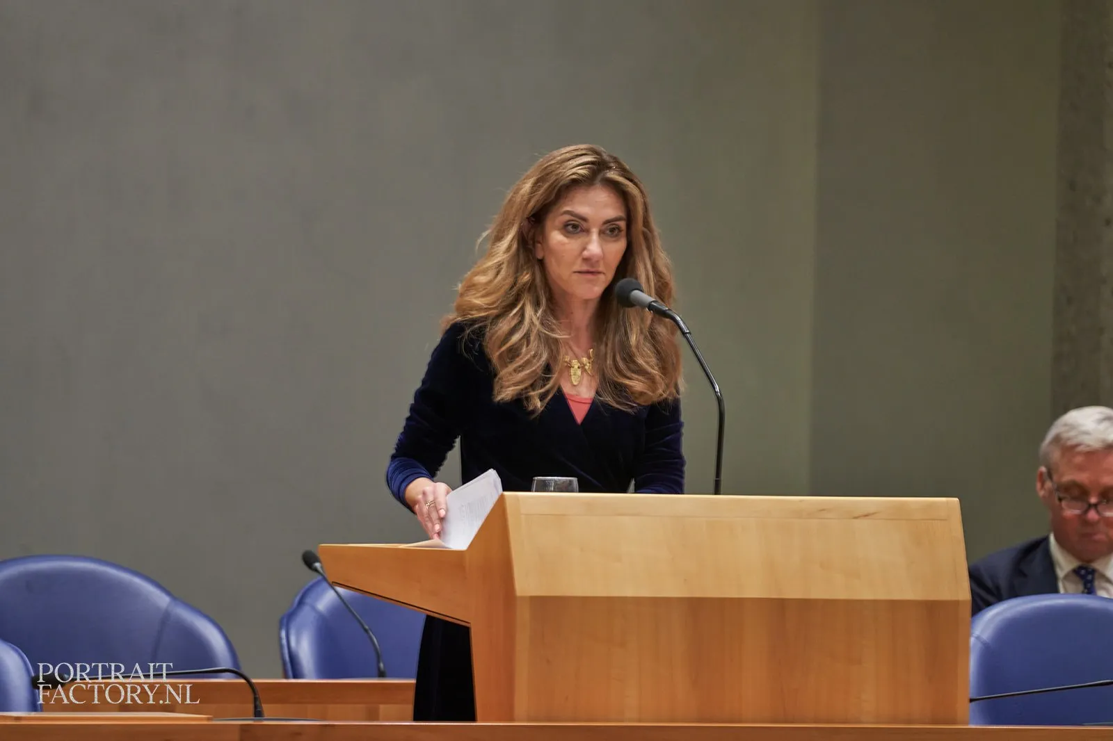 Onrust gaat door in Den Haag! VVD eist nieuwe aanpassingen in asielplannen: "Nachtwerk!"