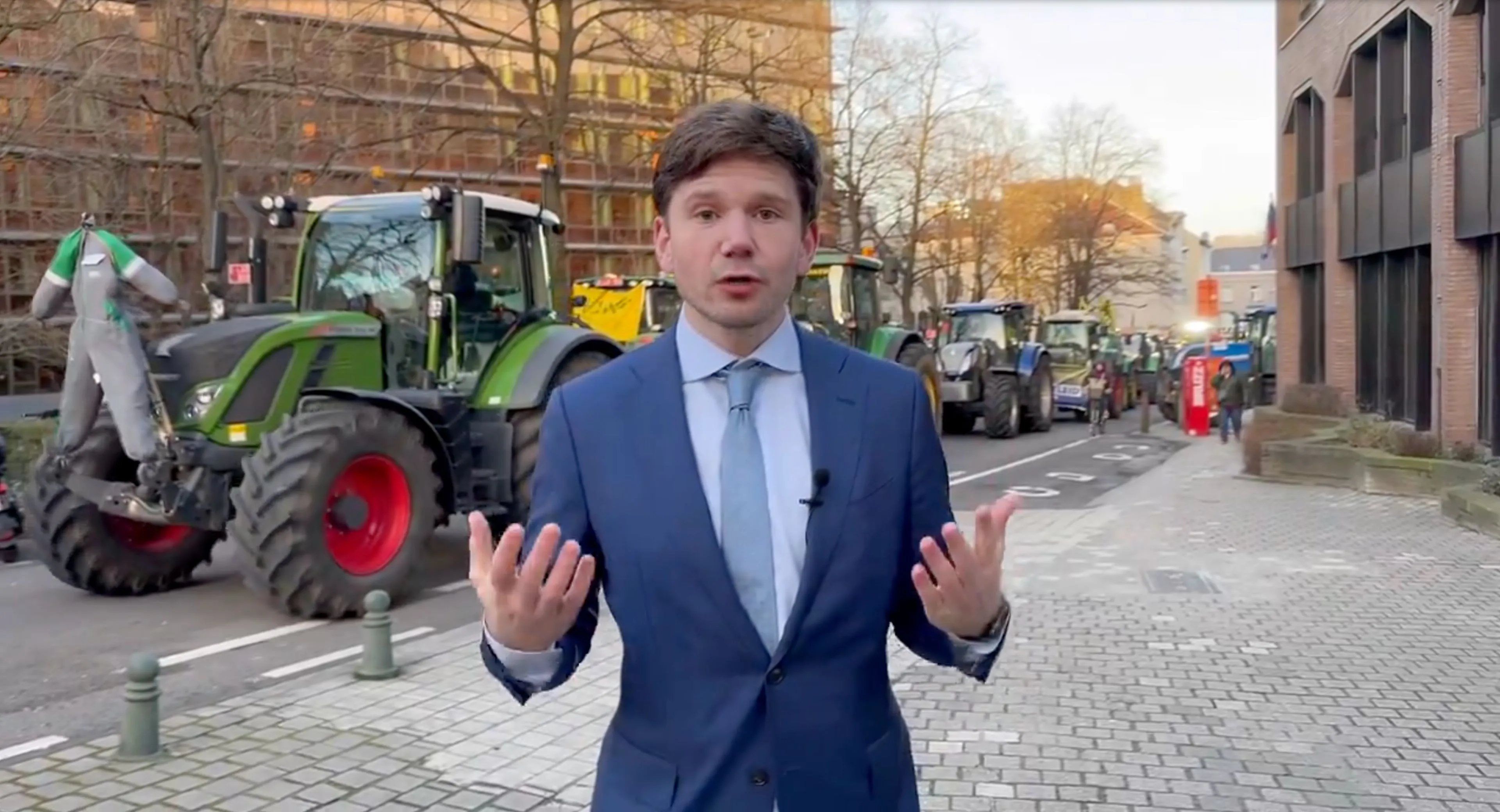 Kijk! Gideon van Meijeren staat PAL met boeren: "We steunen onze medestrijders!"