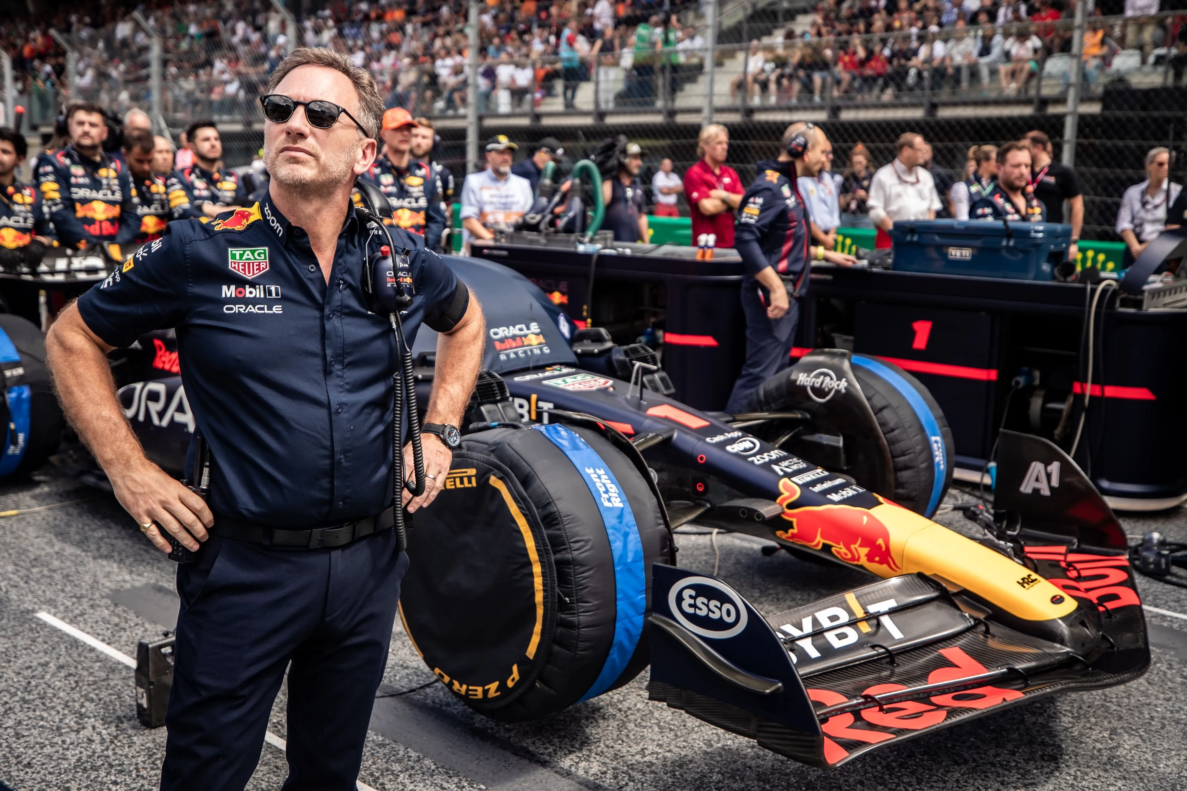 Telegraaf: 'Horner stuurde seksuele appjes naar vrouwelijke medewerkster'