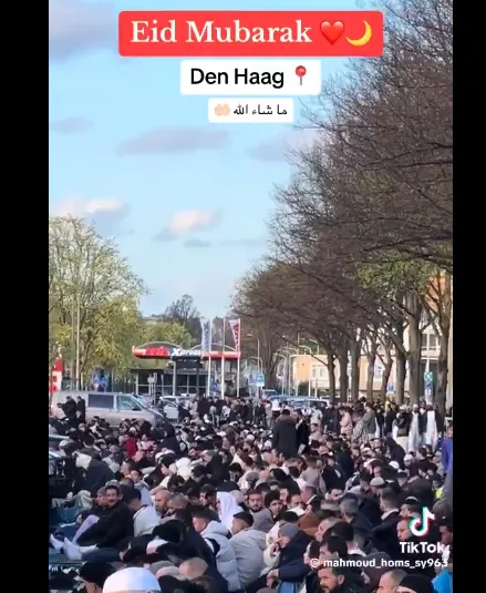 Filmpje! Schandalige dhimmi vertoning: Politie deelt koffie uit bij radicale As Soennah-Moskee tijdens suikerfeest