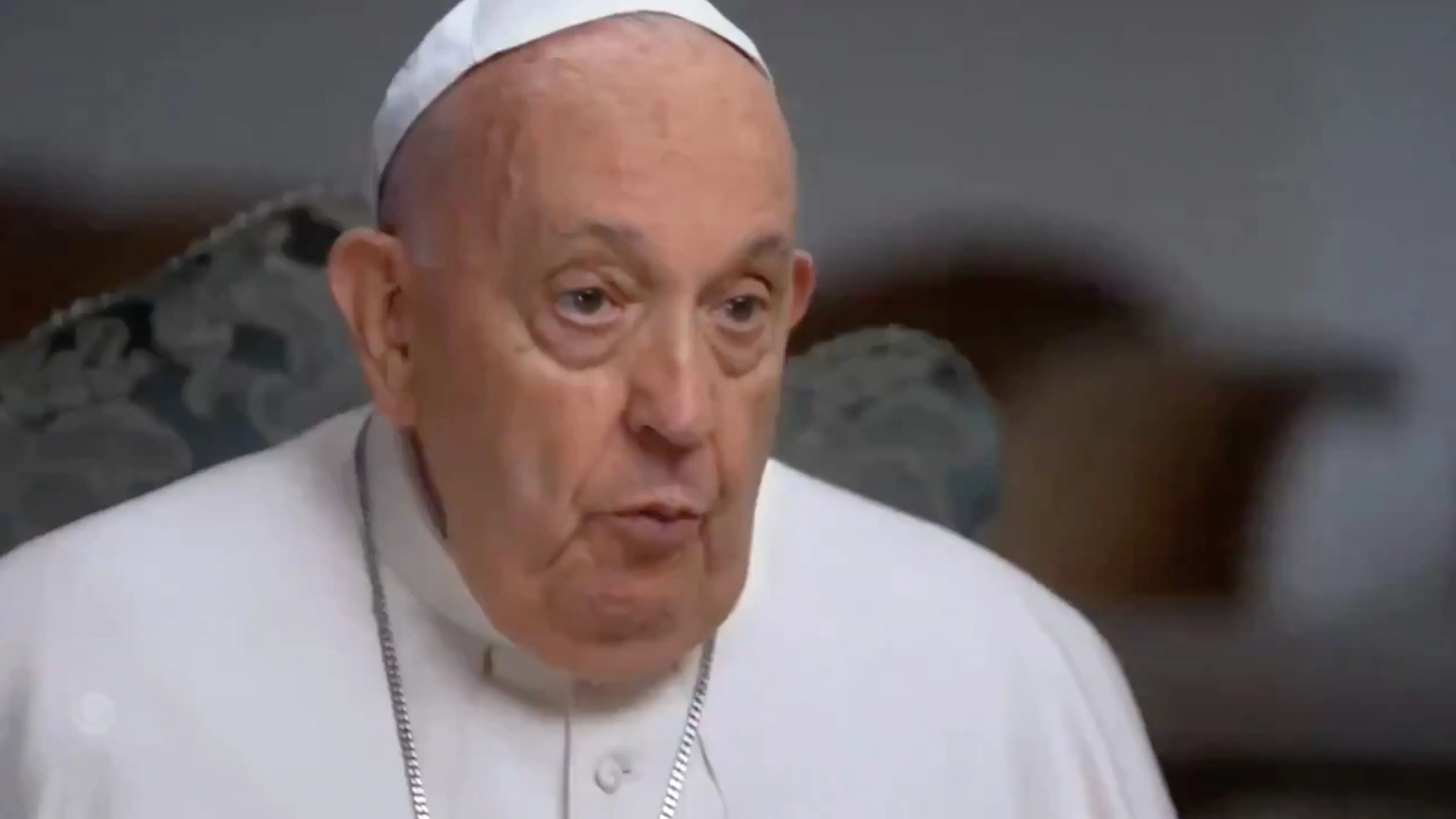 BOEM! Paus Franciscus gaat viraal na BASED antwoord op vraag extreemlinkse journalist: "Nee!"