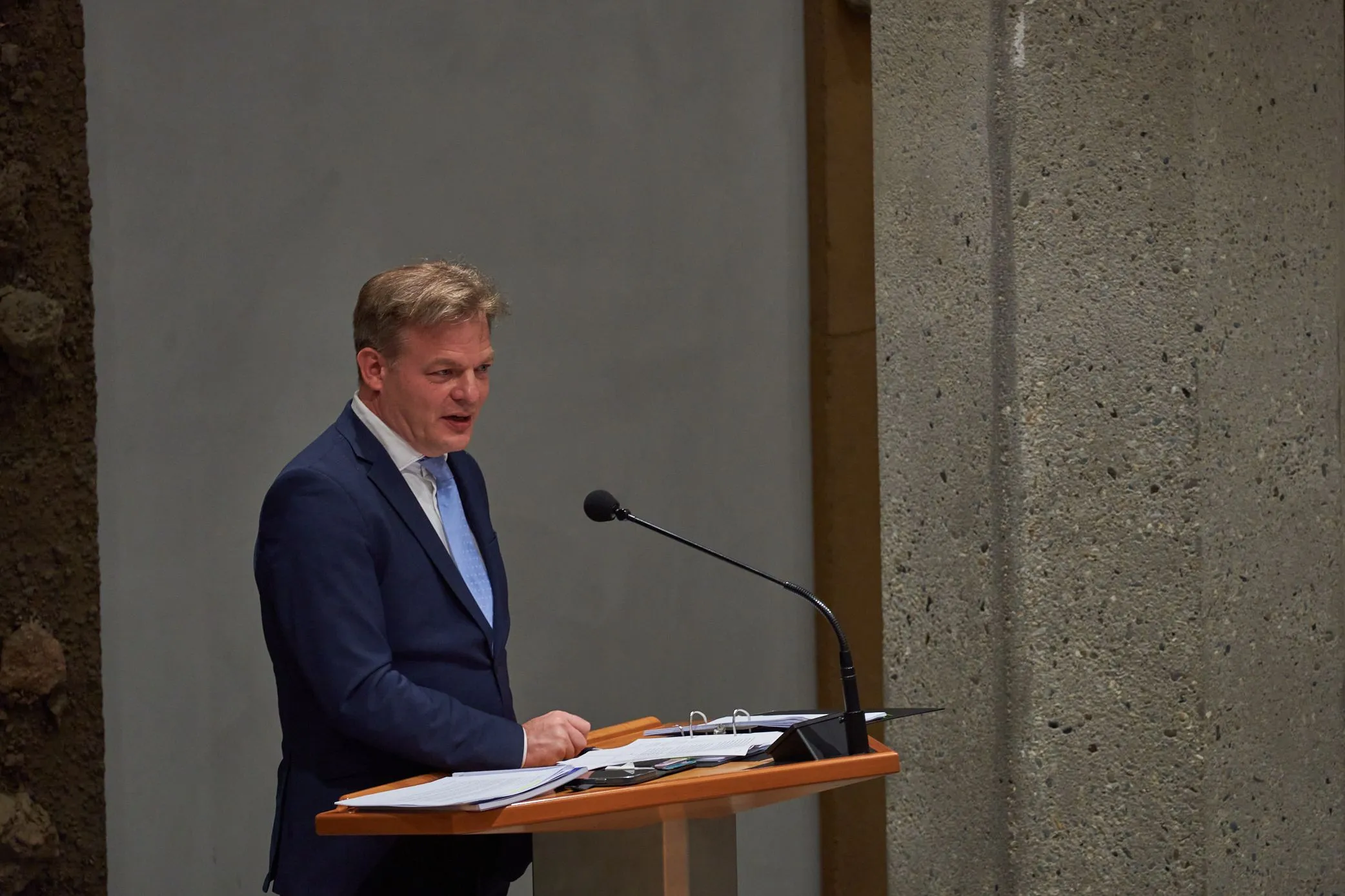 Labiele Pieter Omtzigt valt PVV-minister Faber aan op partijcongres: 'Niets concreets gedaan!'