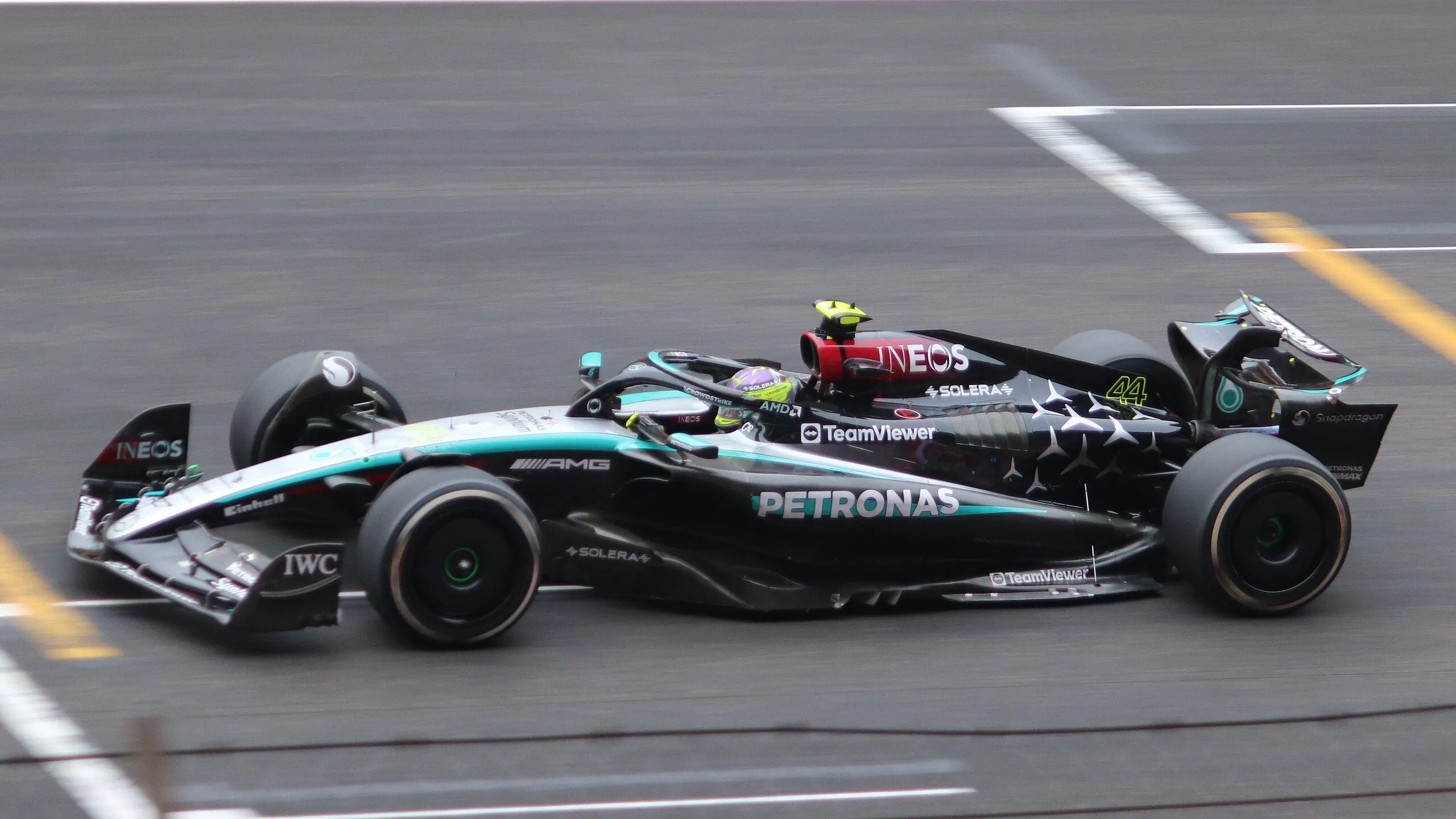 Wat een F1-feest! Max Verstappen pakt ongelooflijk genoeg P2, Lewis Hamilton is TERUG, Lando Norris en McLaren FALEN