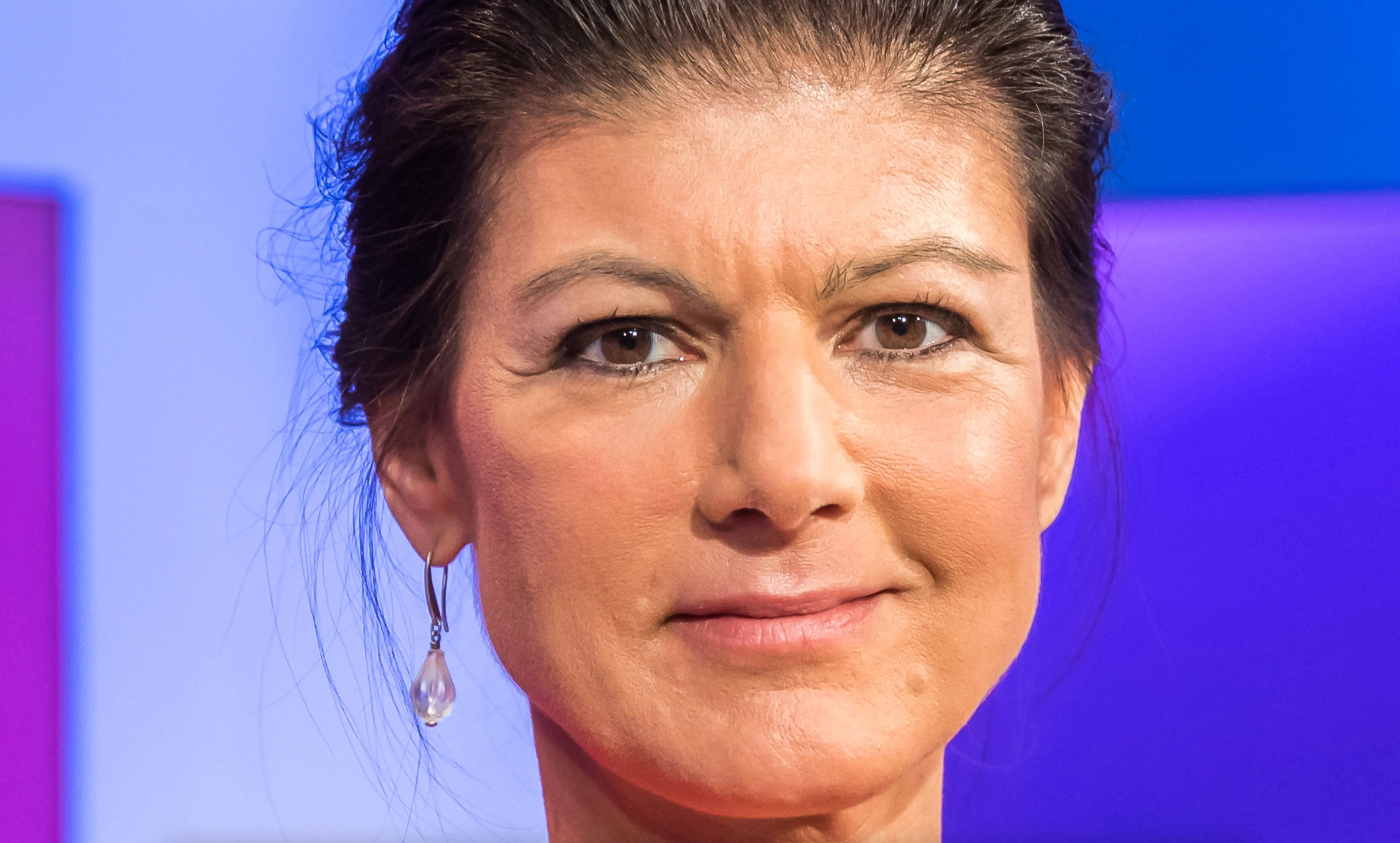Links-populistische revolutie in Duitsland: anti-Oekraïnepartij Sahra Wagenknecht immens populair