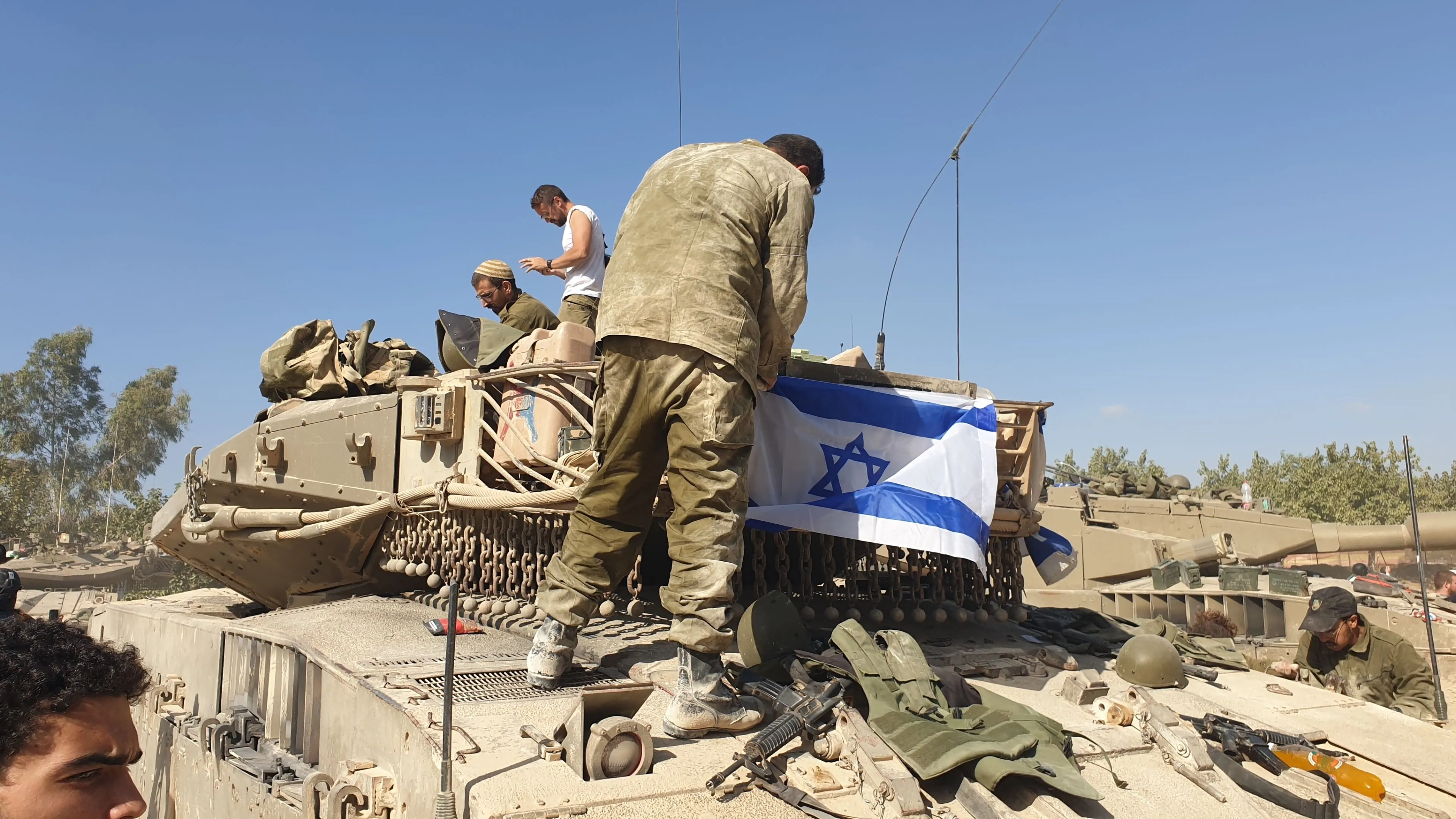 Levensgevaarlijk! Israël bereidt 'grote invasie' Libanon voor: "Hezbollah heeft grote tactische voordelen"