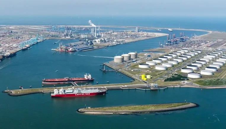 Groene gekte eist zijn tol: Olieraffinaderij Gunvor legt productie in Rotterdam stil