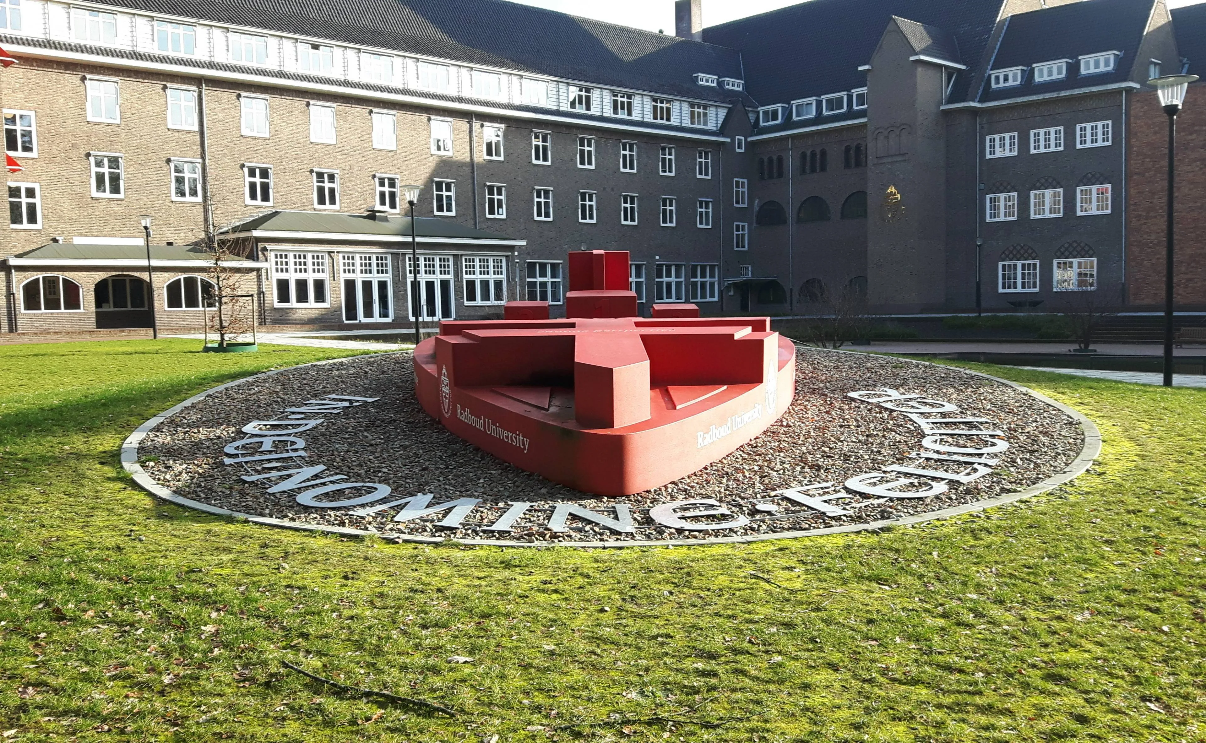 logo radboud universiteit berchmanianum nijmegen