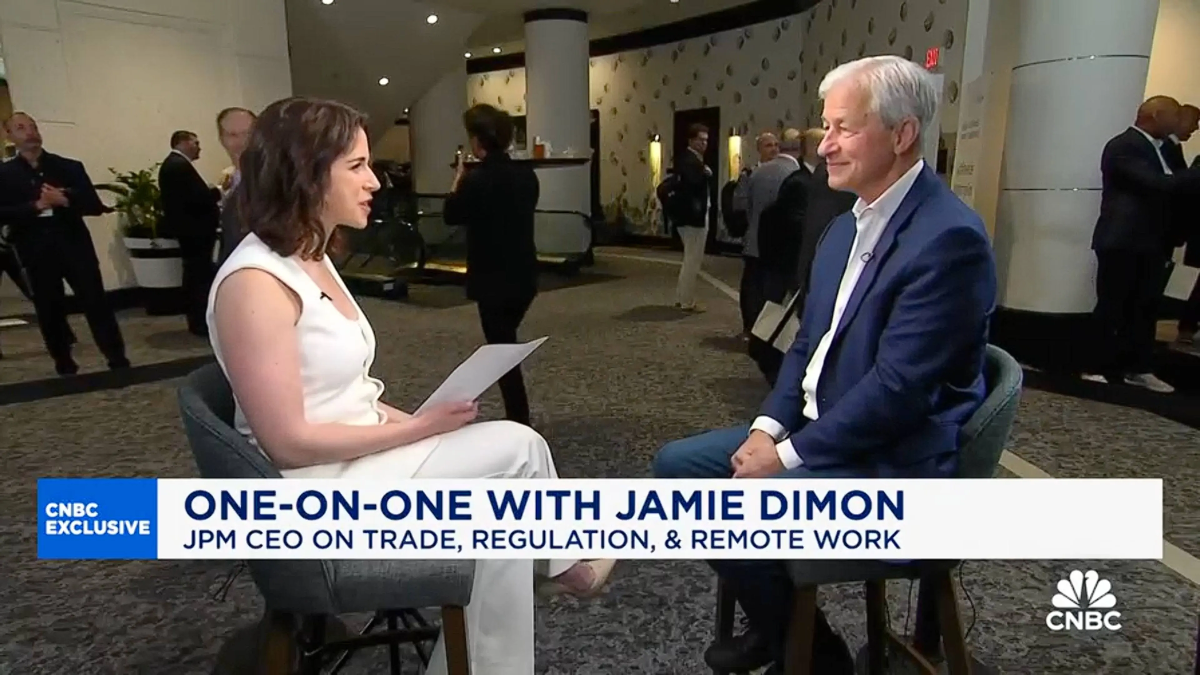 Jp Morgan-ceo Dimon slaat alarm: ‘Overheid is een ramp, Musk en Trump redden Amerika’