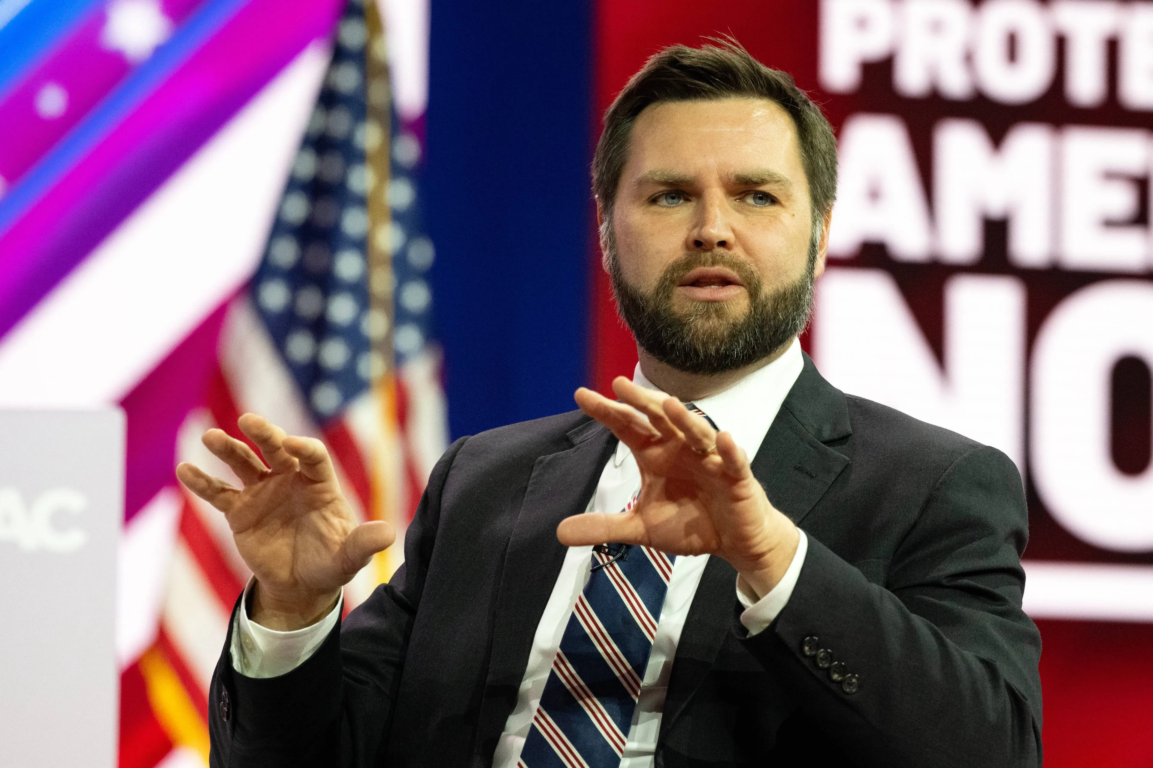 J.D. Vance veegt in München de vloer aan met Europese nepdemocraten: ‘De grootste bedreiging komt van binnenuit’