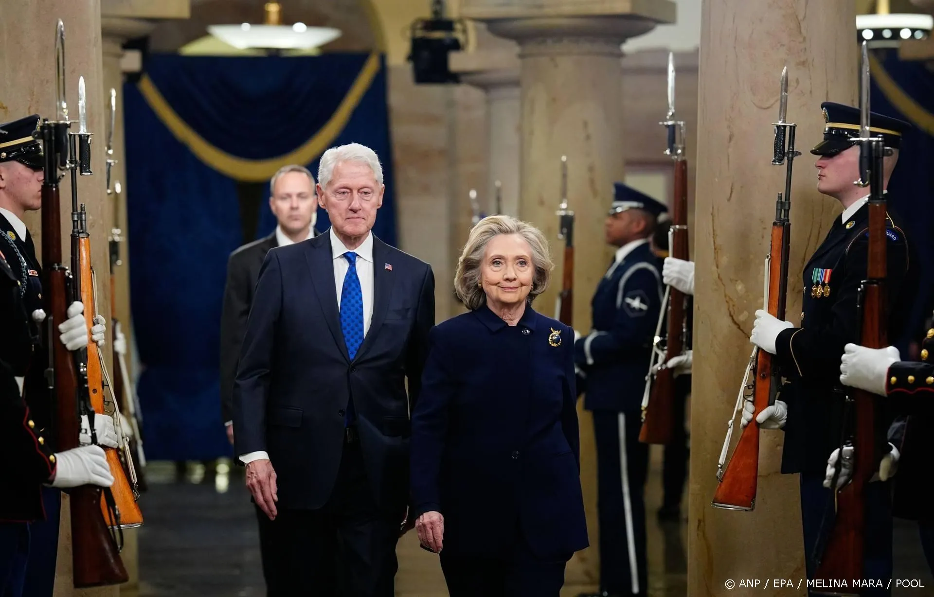Onderzoekscommissie VS dagvaardt Clintons in zaak-Epstein