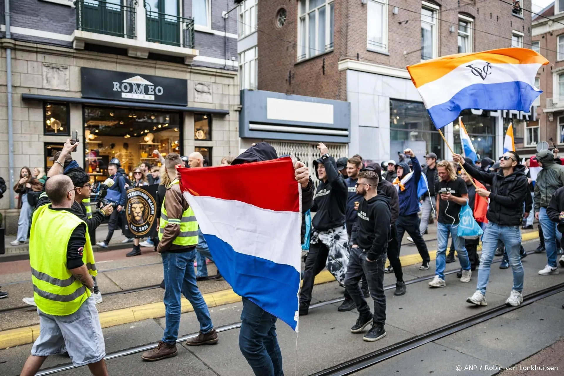 anp121025082 1