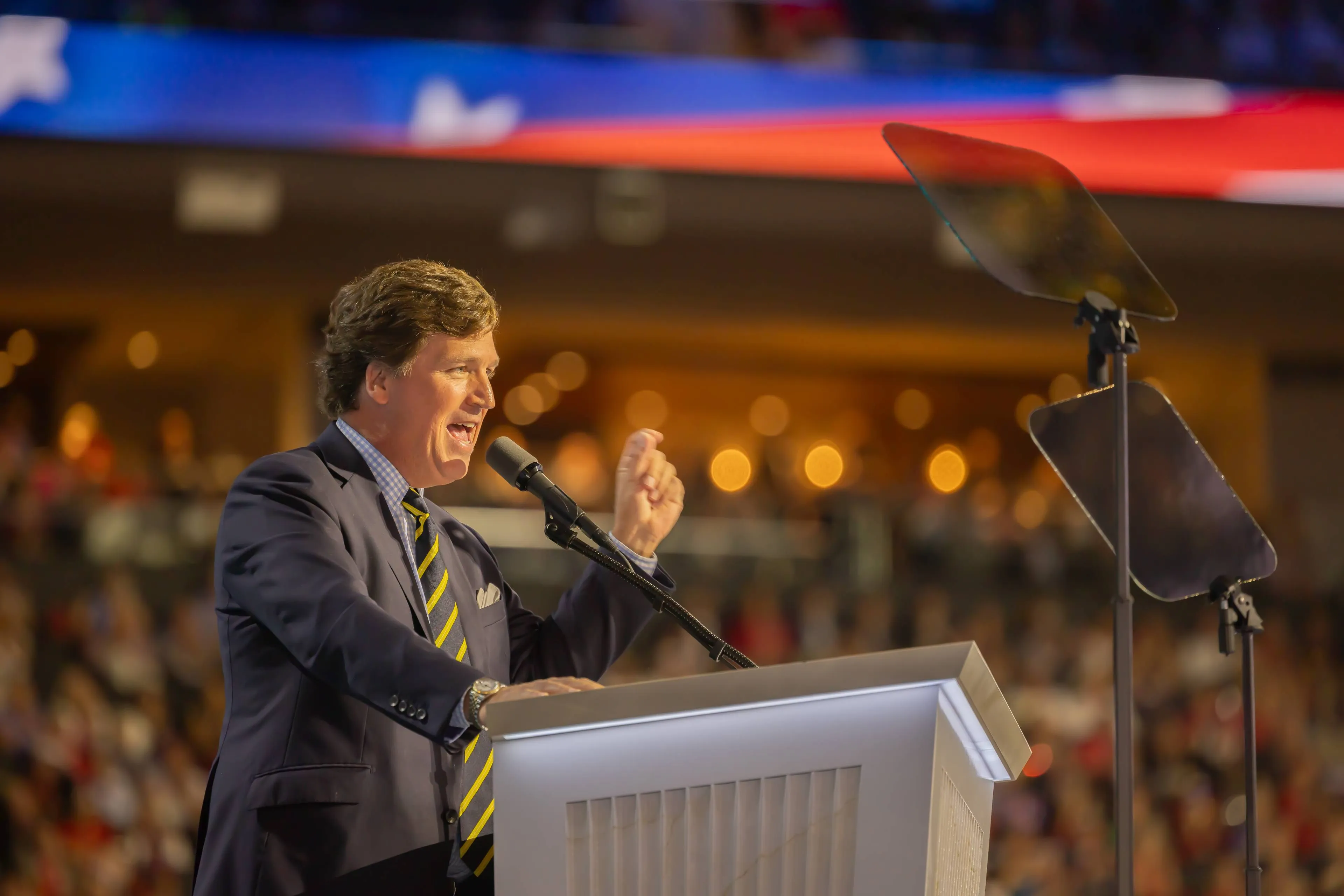 Tucker Carlson onthult gigantisch corruptieschandaal: Andrii Yermak (Oekraïne) stal honderden miljoenen en media zwijgen!