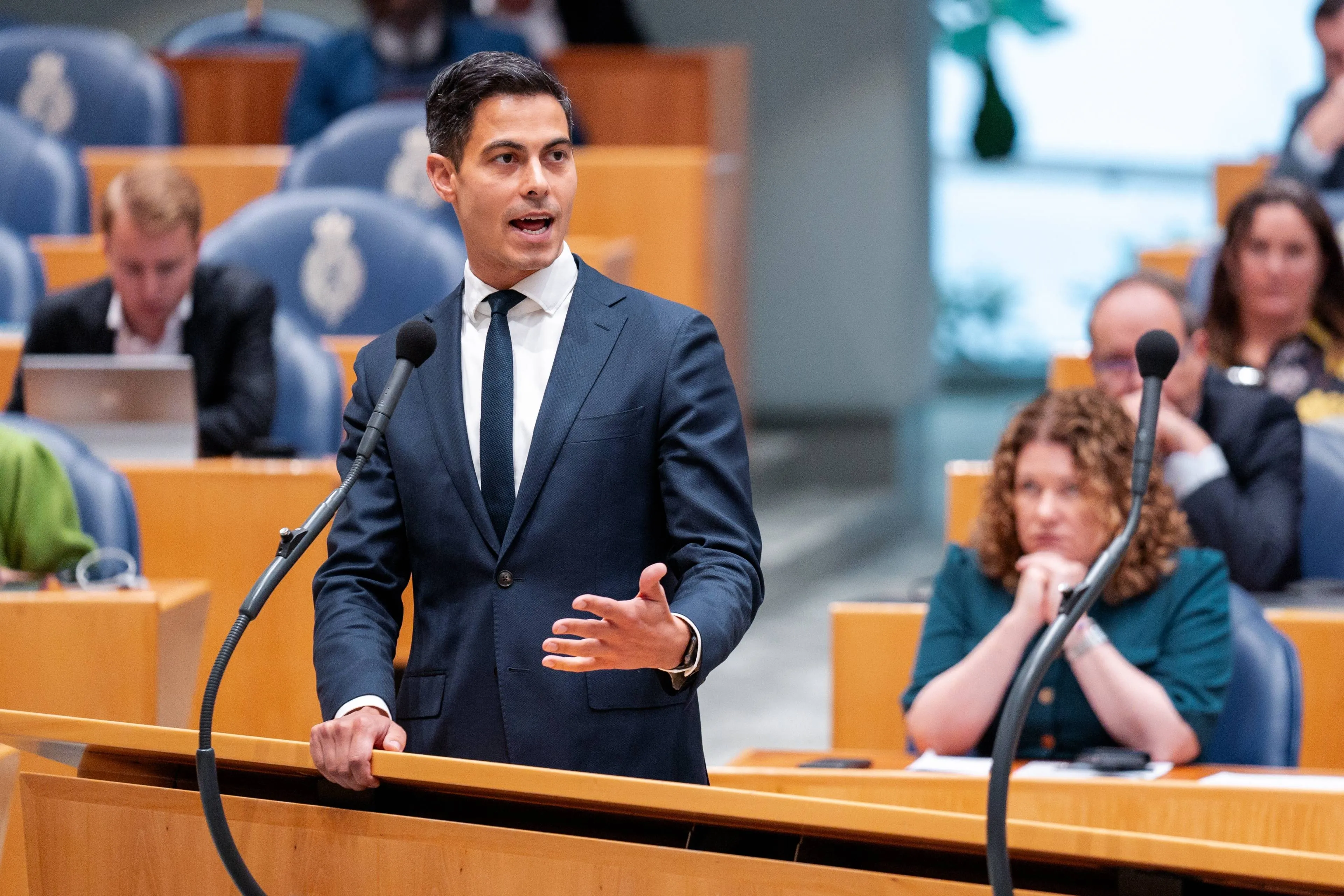 shutterstock_2479539709