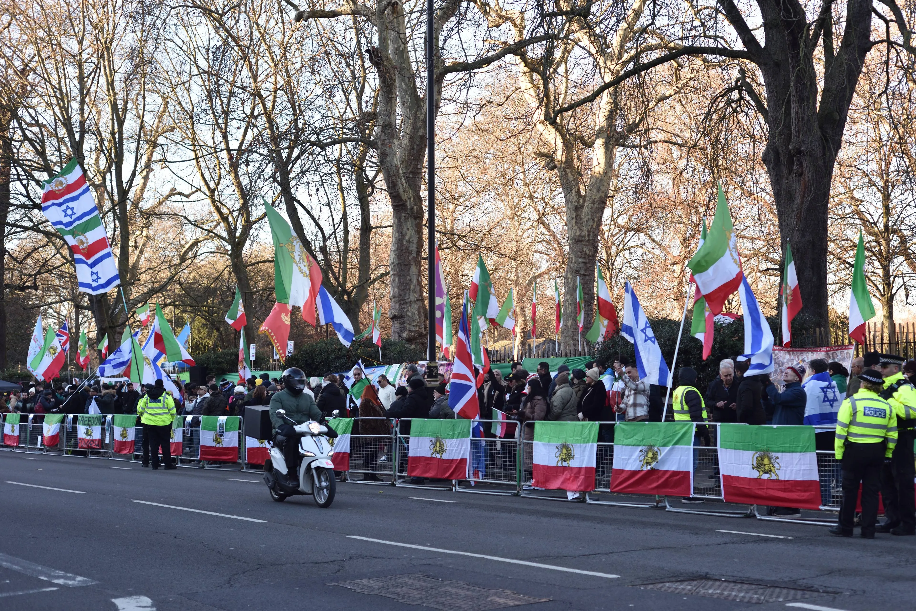 shutterstock_2721228571