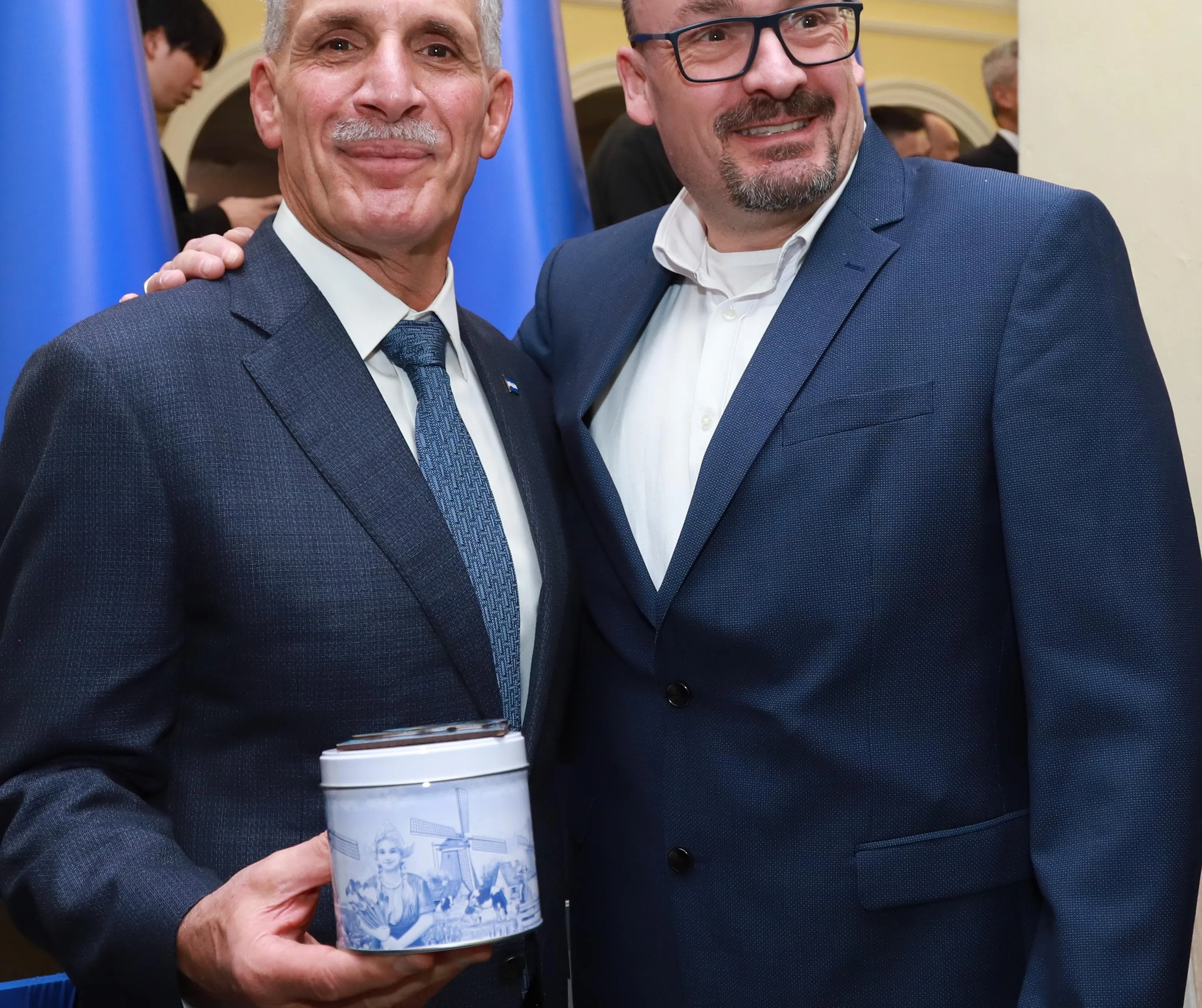 357f0a89-8eb3-4092-b507-ee82cb7365dc