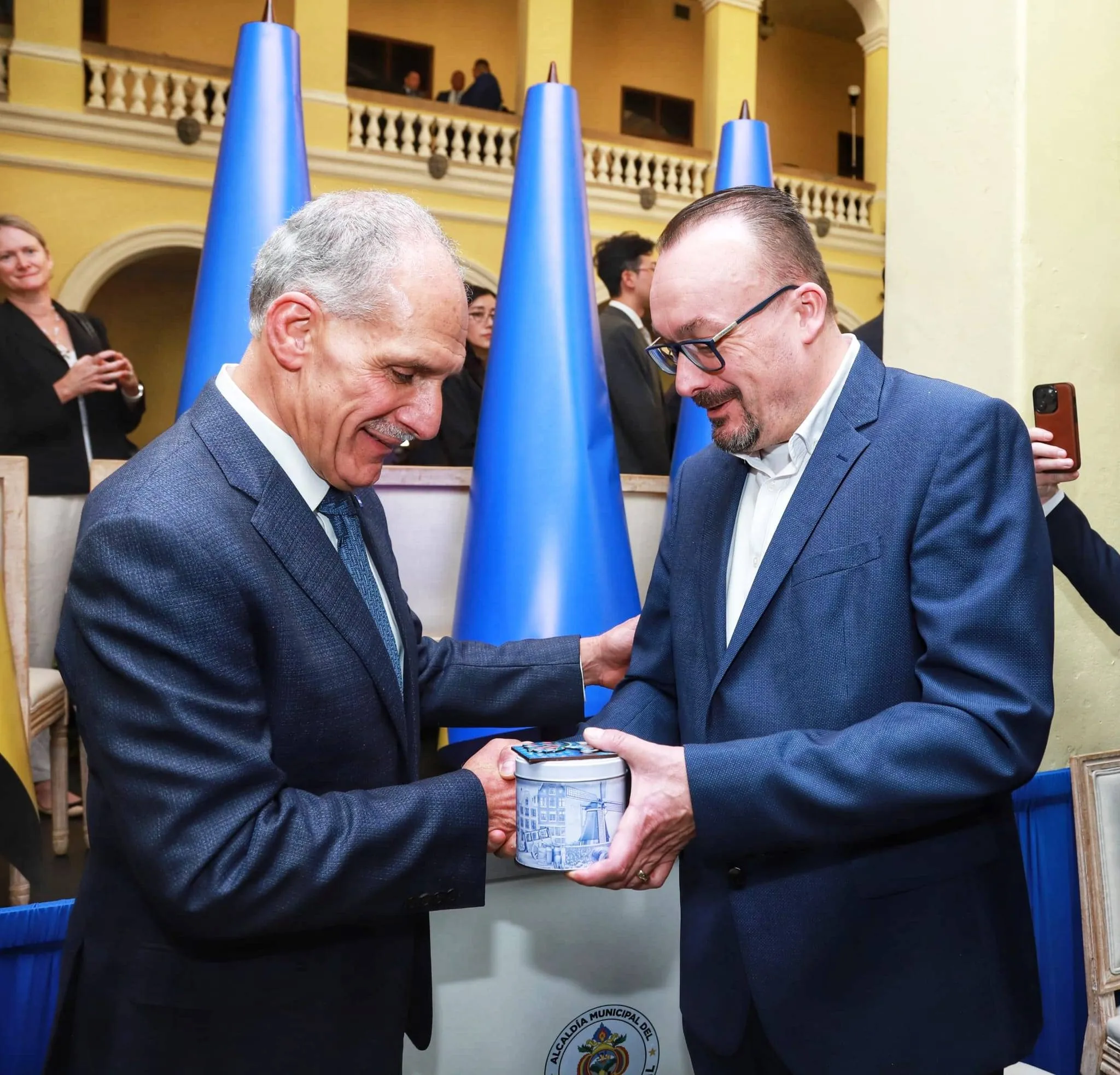 39bfd0e9-4eb4-466a-87ff-43d87bff5a25