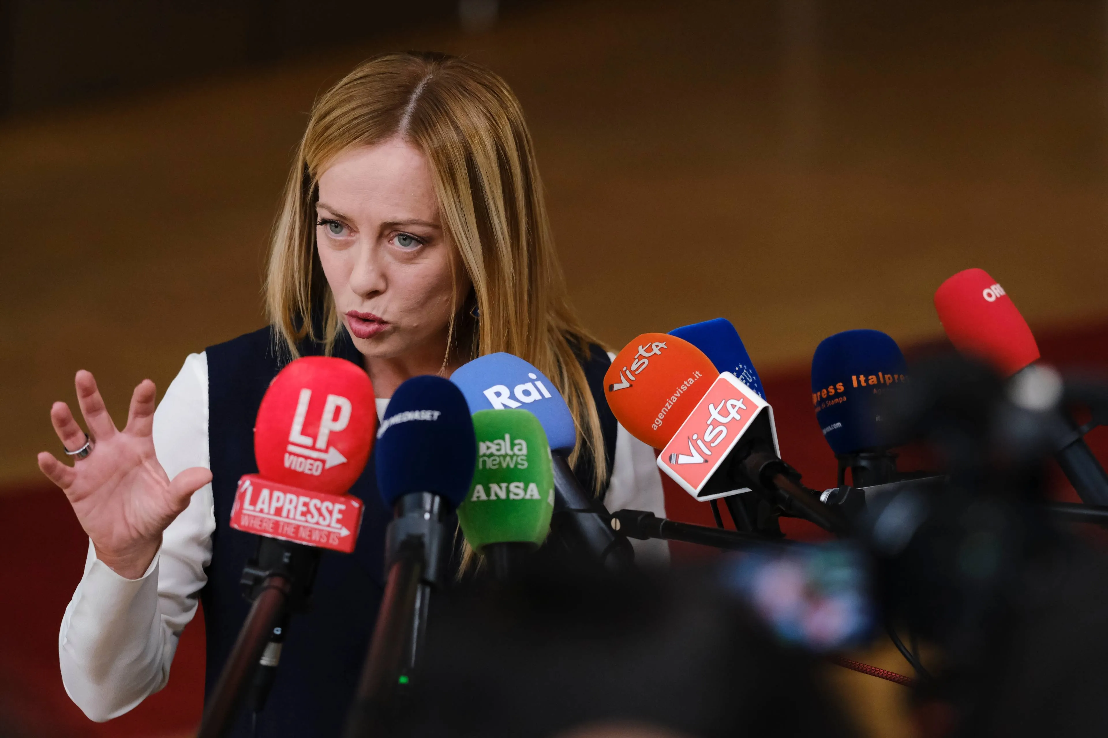 Giorgia Meloni toont ballen: Italië schort defensiedeal met Israël onmiddellijk op!