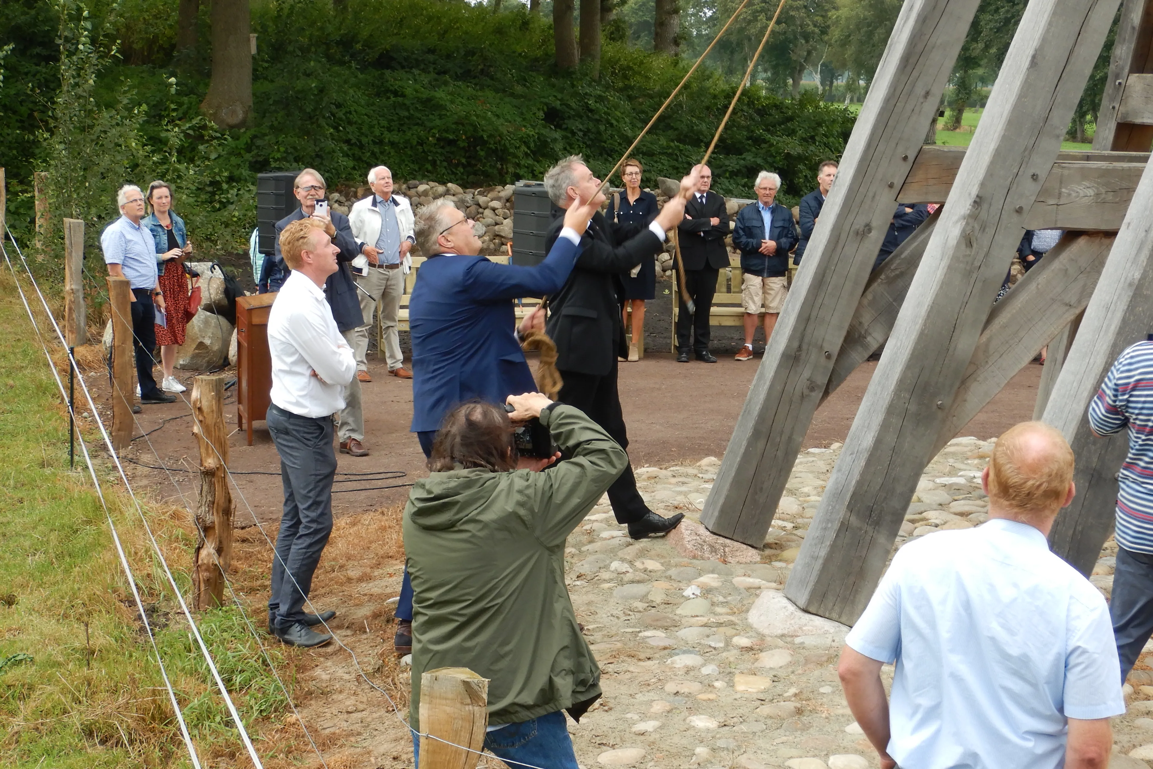 Klokken luiden en bemoedigingsavond voor volk Israël