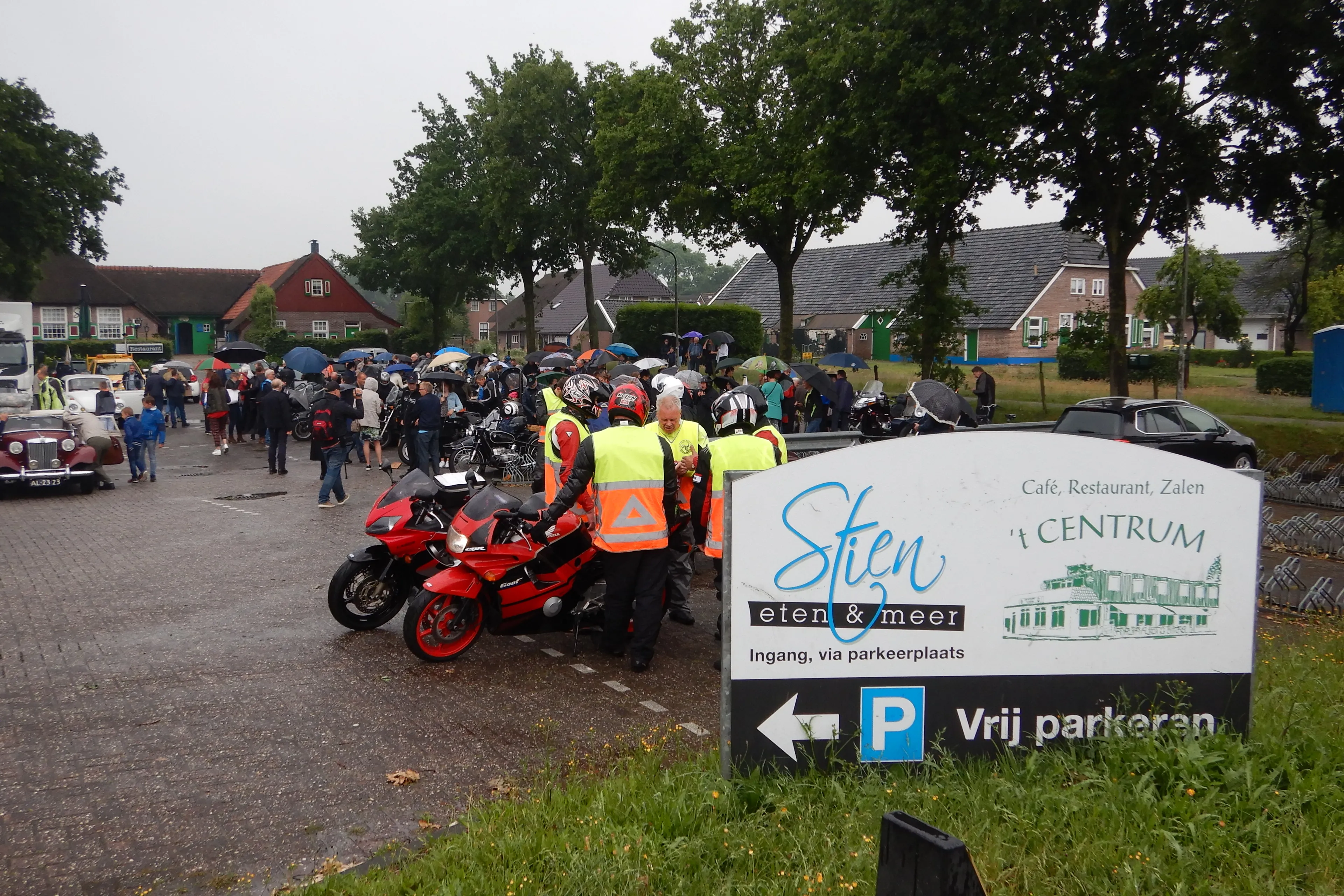 Stien Eelsinghrit 2019 voor mindervaliden start regenachtig