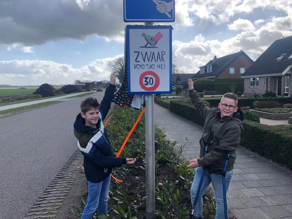 foto onthulling bord punthorst