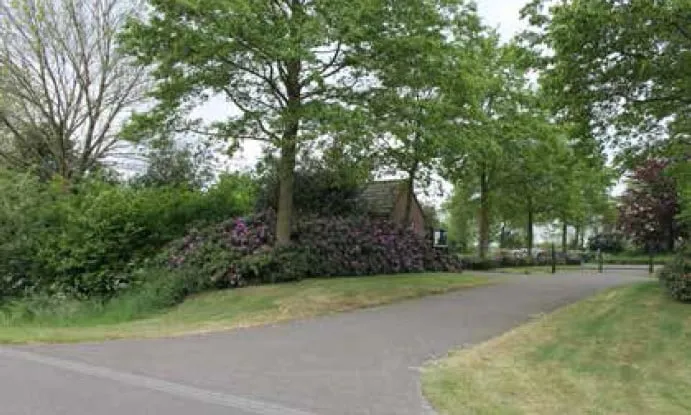 ingang begraafplaats scholenweg rouveen