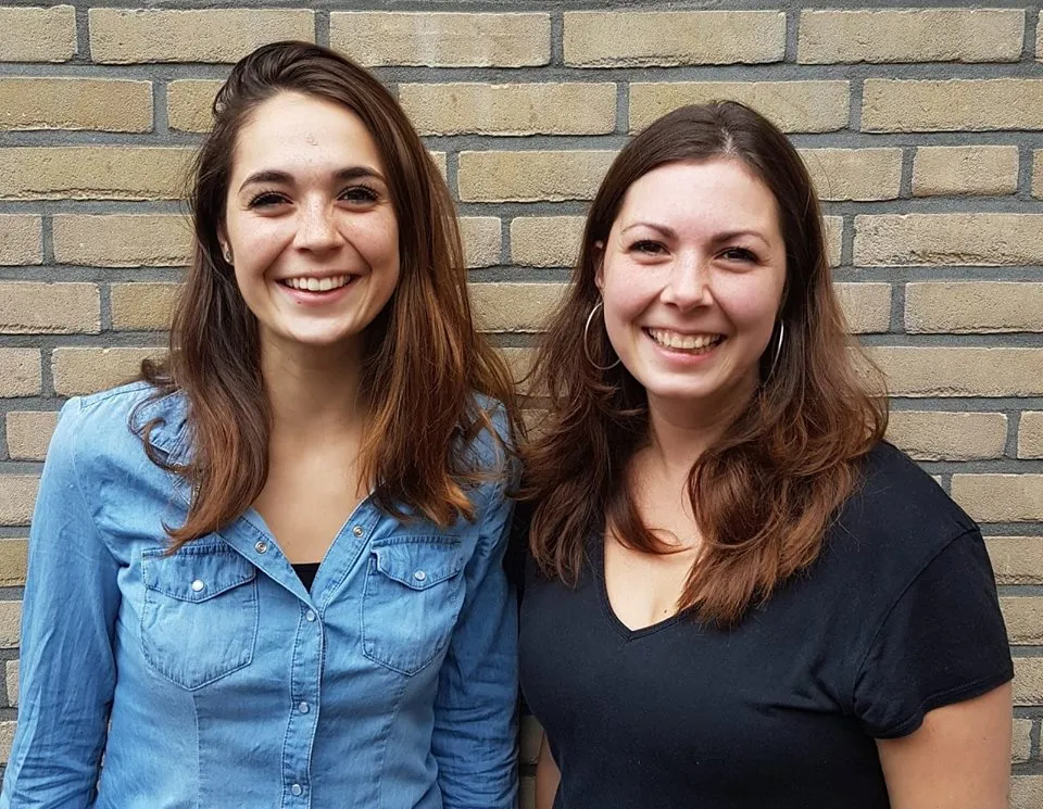 lianne en angela krijgdekleertjes