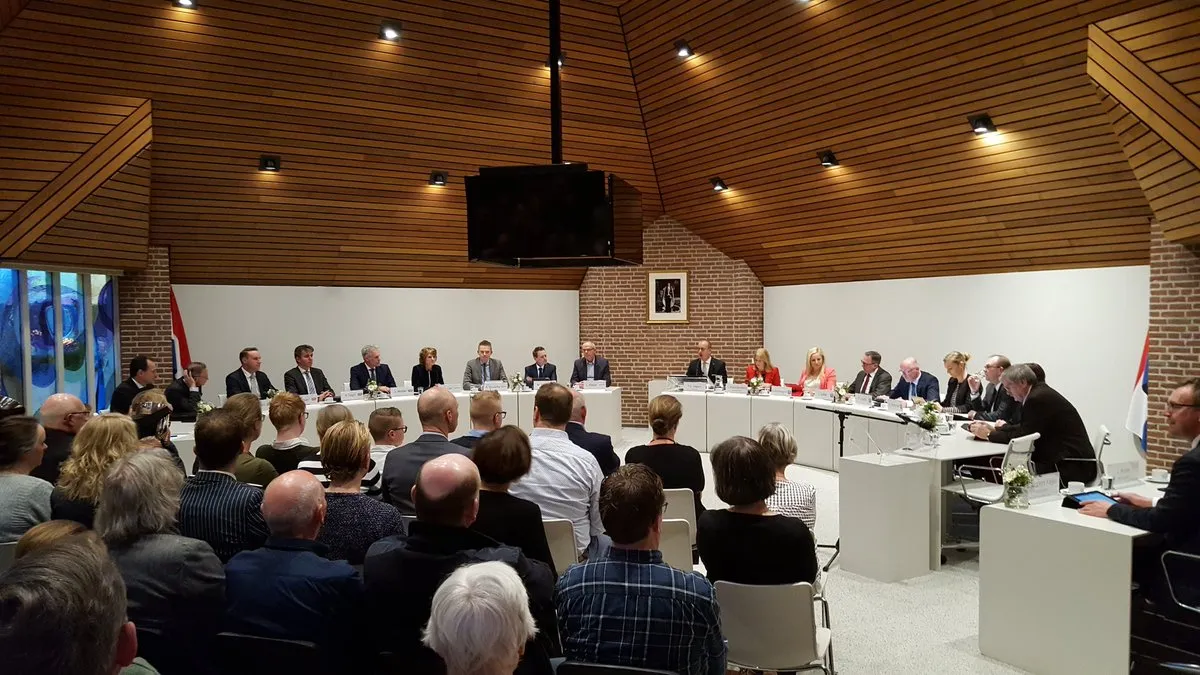 nieuw ingerichte raadszaal