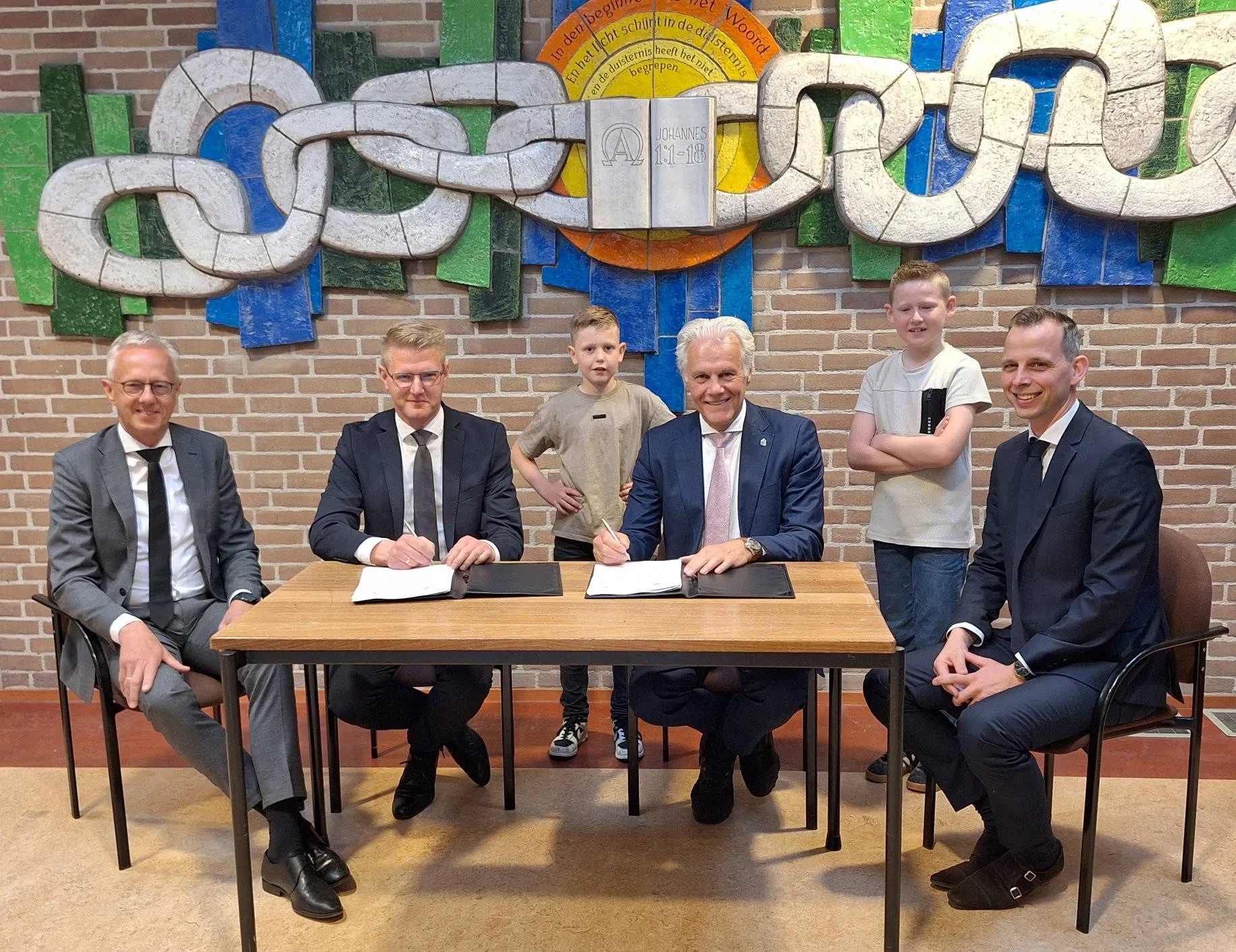 20260513 Foto ondertekening samenwerkingsovereenkomst Prins Mauritsschool