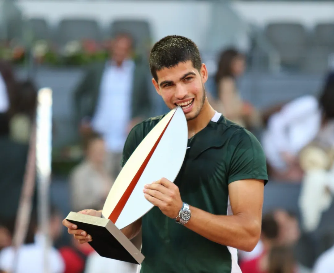 Carlos Alcaraz wins 2022 Madrid Open after dominant performance against Alexander Zverev