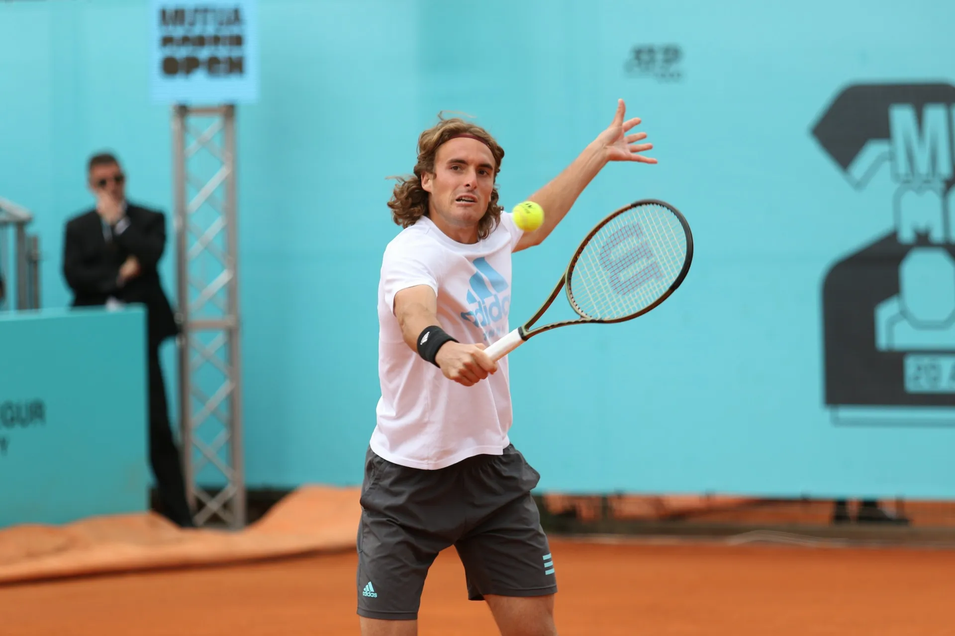 Stefanos Tsitsipas moves to Monte Carlo quarterfinals