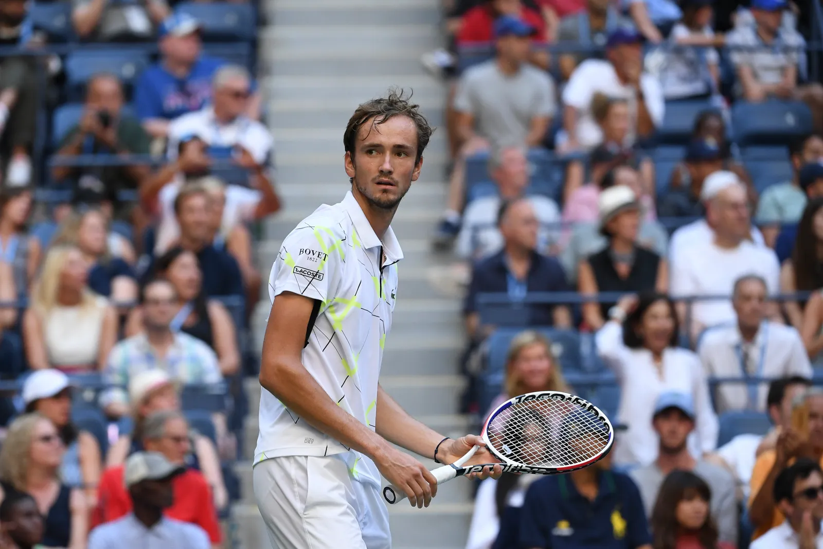 WATCH: Medvedev's coach leaves the court after he shouts at him during Halle Open final