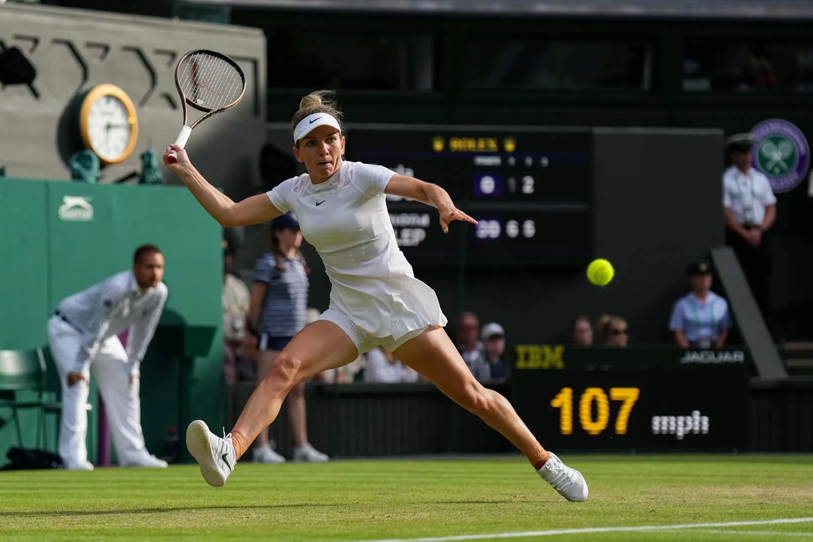 'My Trust Is Broken': Halep Calls Out Former Coach Mouratoglou After His Guilt Confession