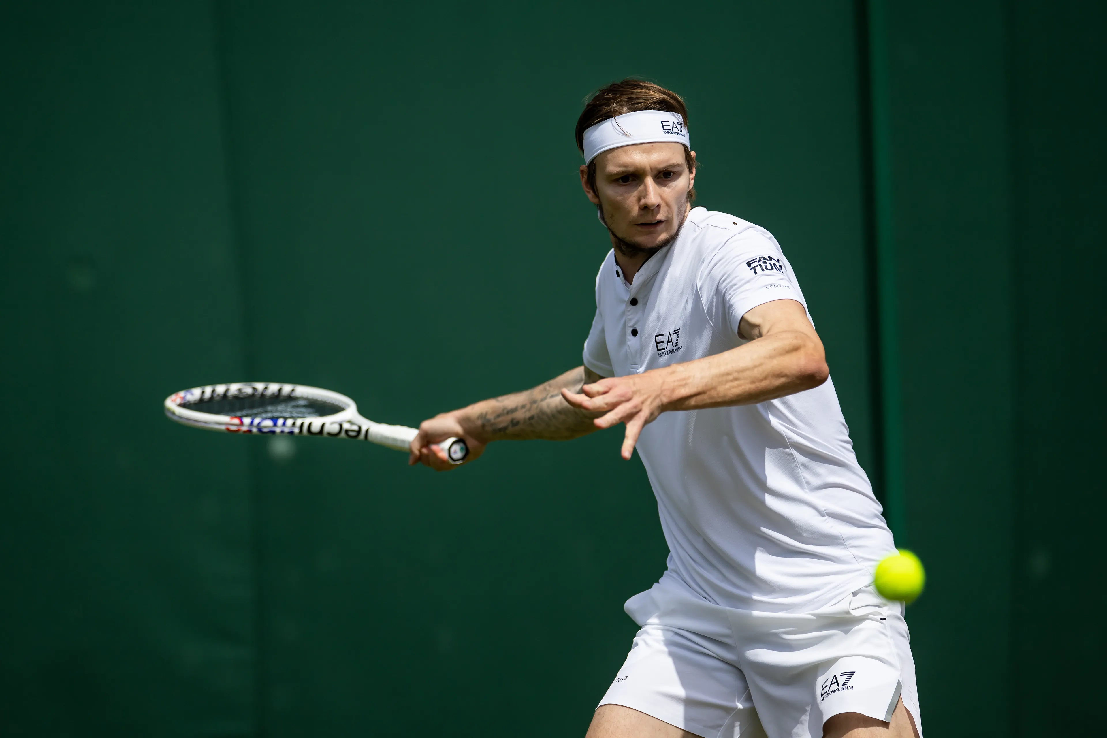 WATCH: Bublik unleashes on line judge after foot-fault - "Are you a tennis player?"