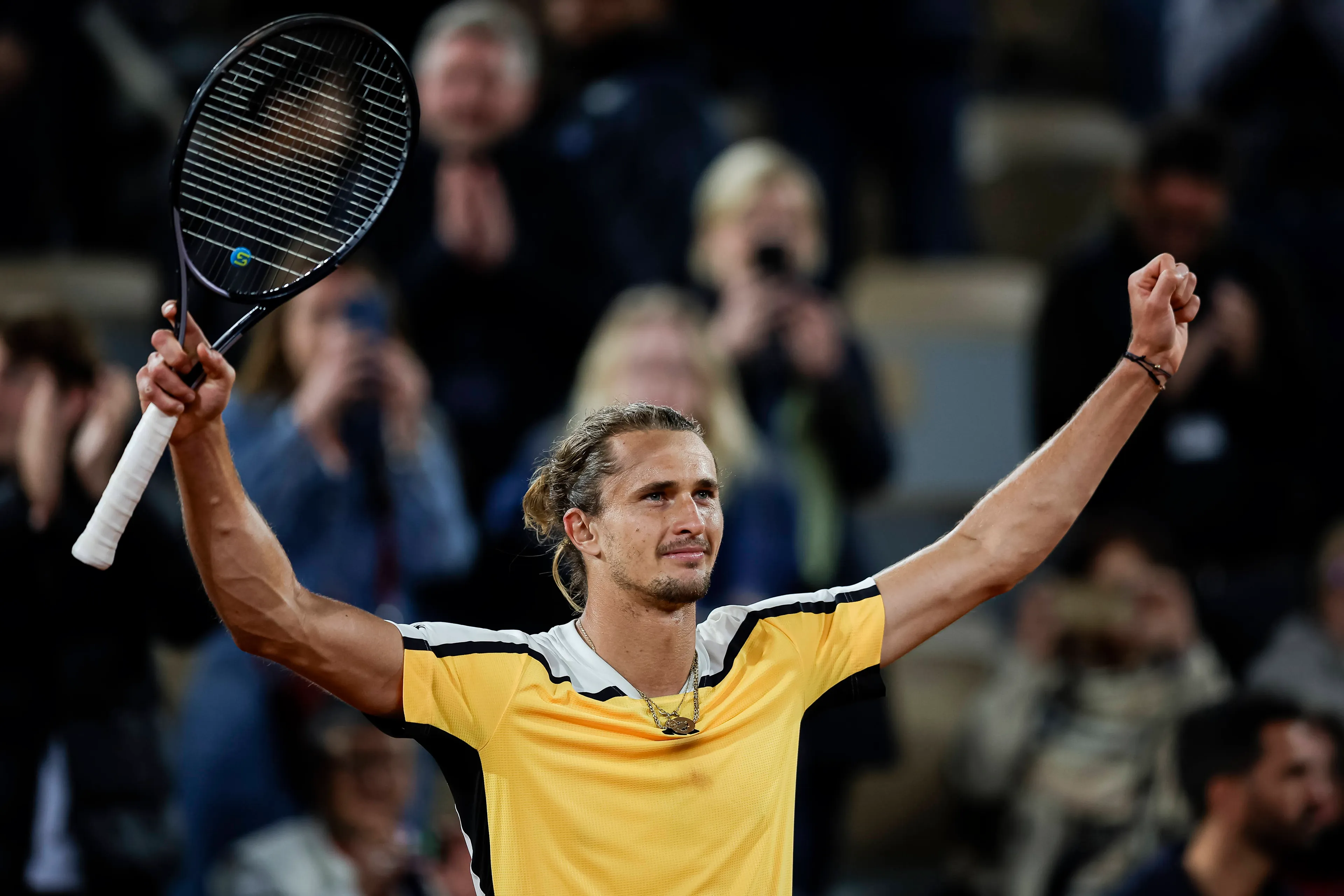 Zverev Overcomes Massive Umpiring Error That Cost Him Set To Advance In Hamburg