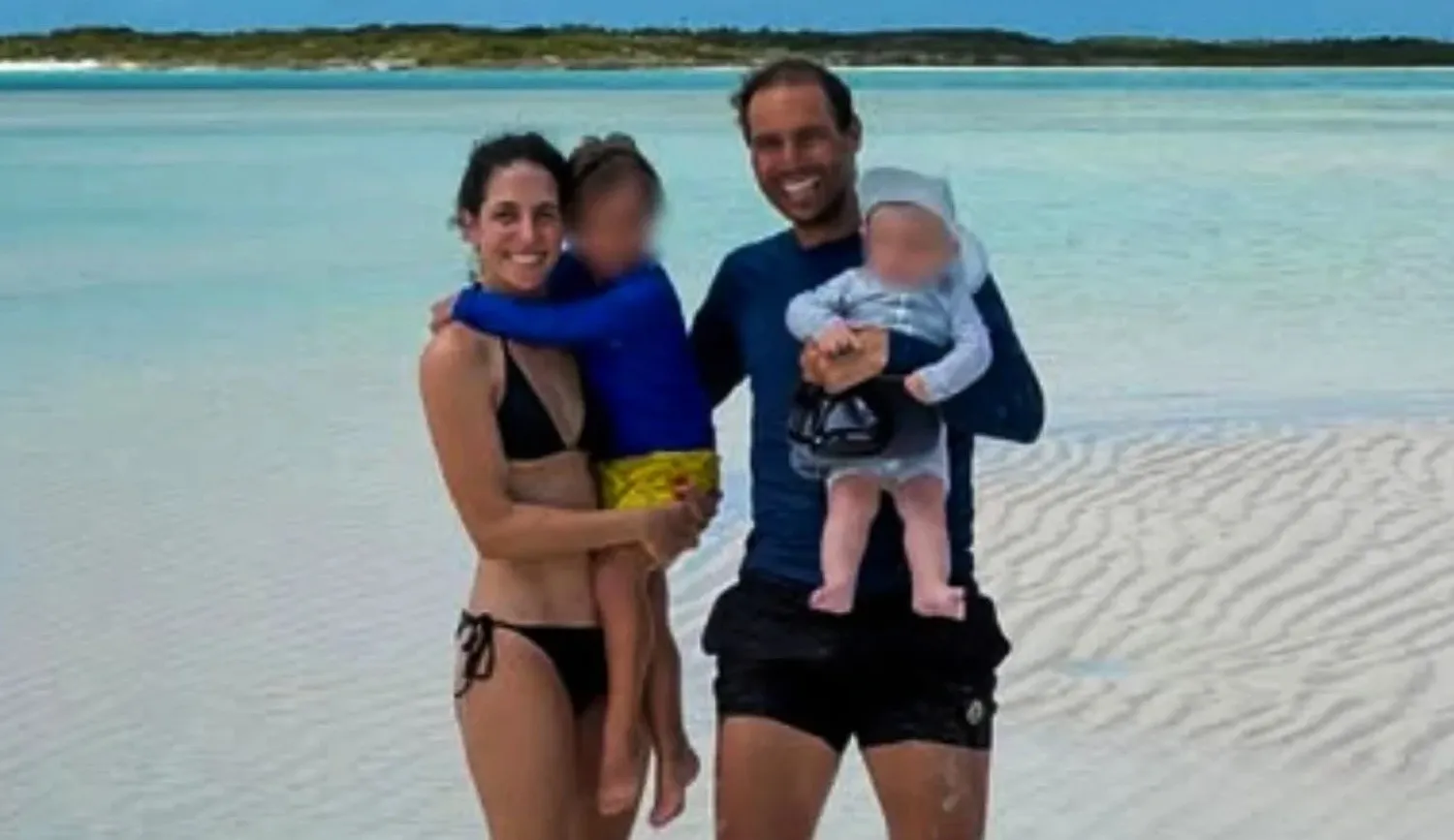rafael-nadal-family-beach