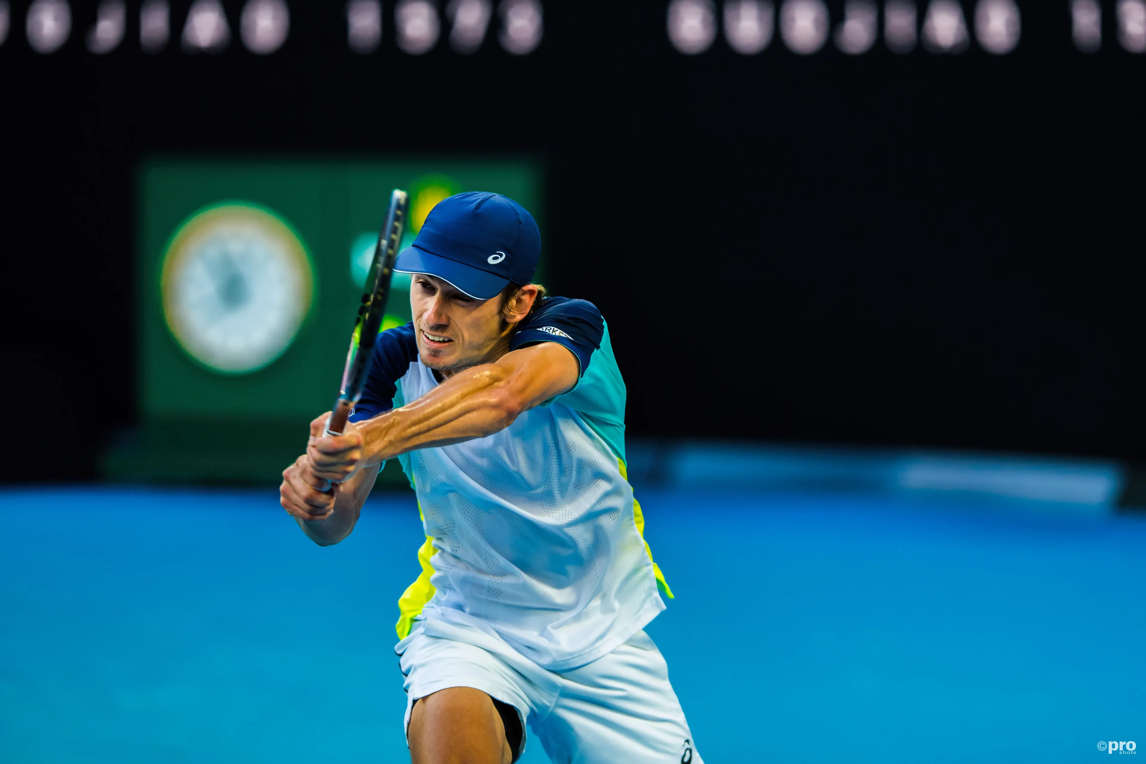 Alejandro Davidovich Fokina es vapuleado por Alex de Miñaur en las semifinales del Open de Canadá