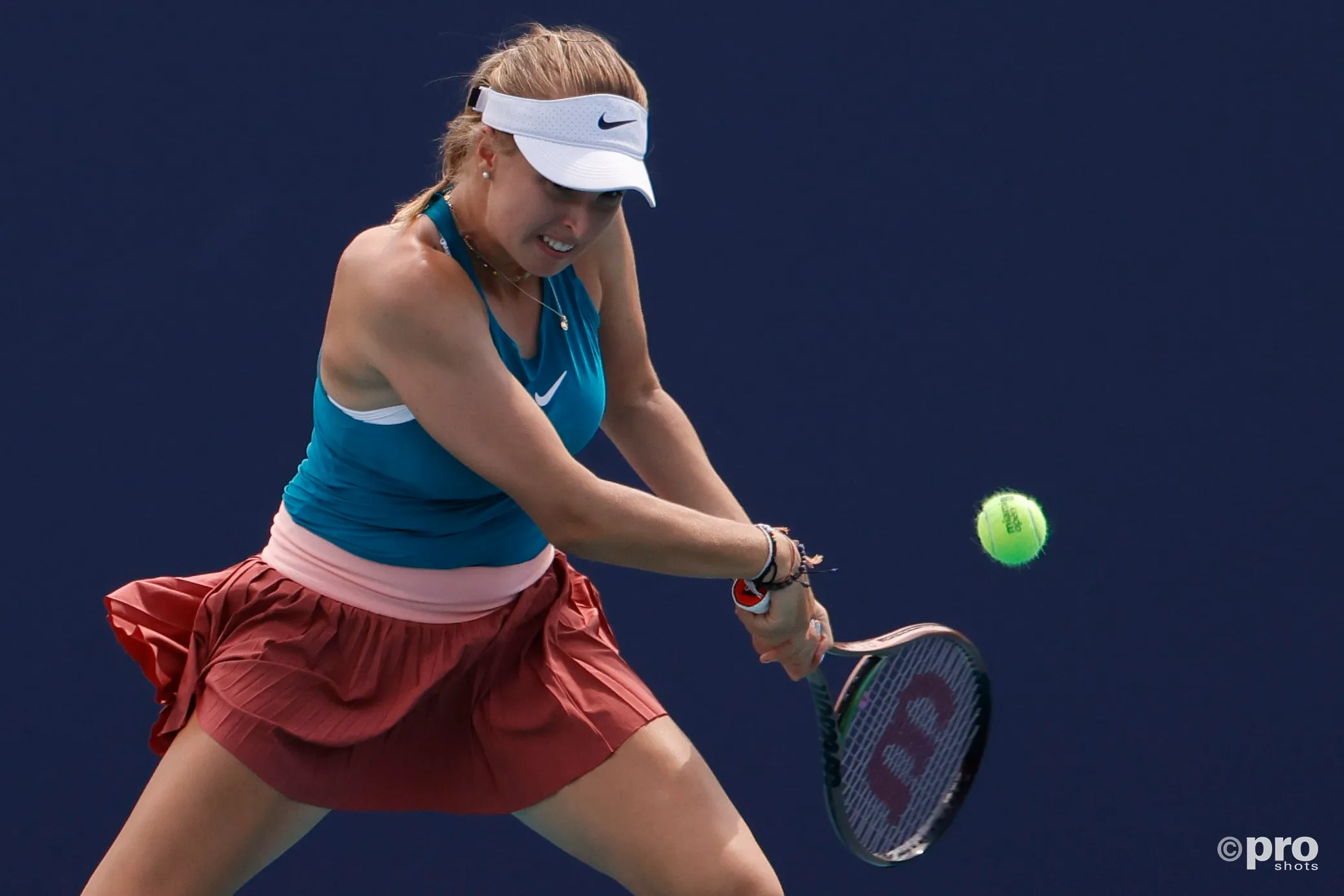 17-year old Fruhvirtova stuns Danielle Collins in Dubai