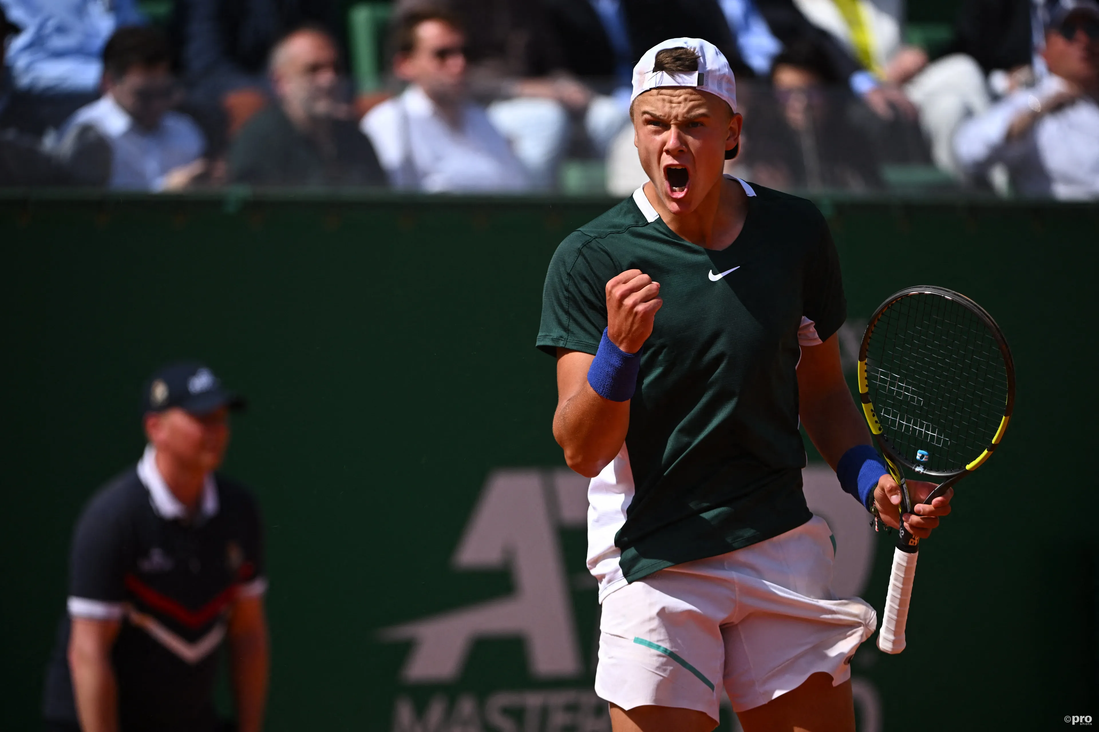 VIDEO: Rune drops racquet mid point at Stockholm Open but still wins point